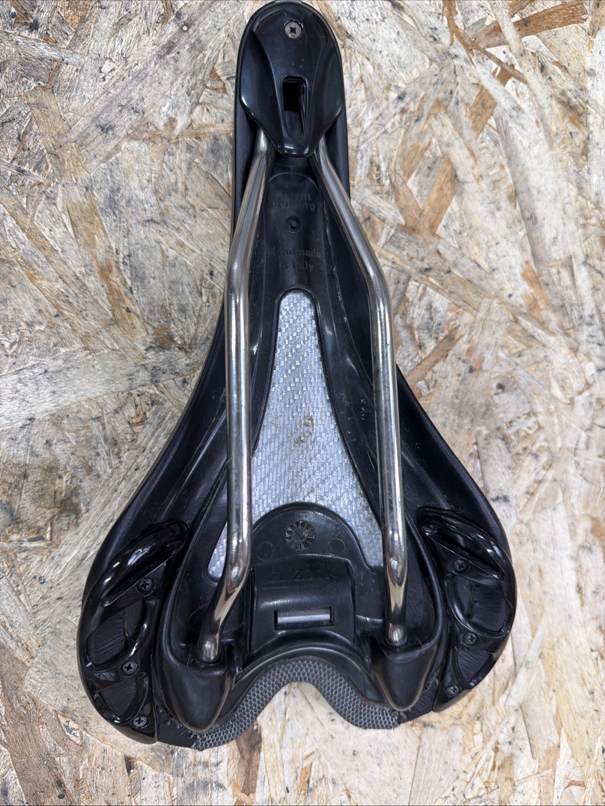 140mm Classic fi’zi:k ALIANTE VSX Black Saddle K:ium Rail Fizik Kium 275g