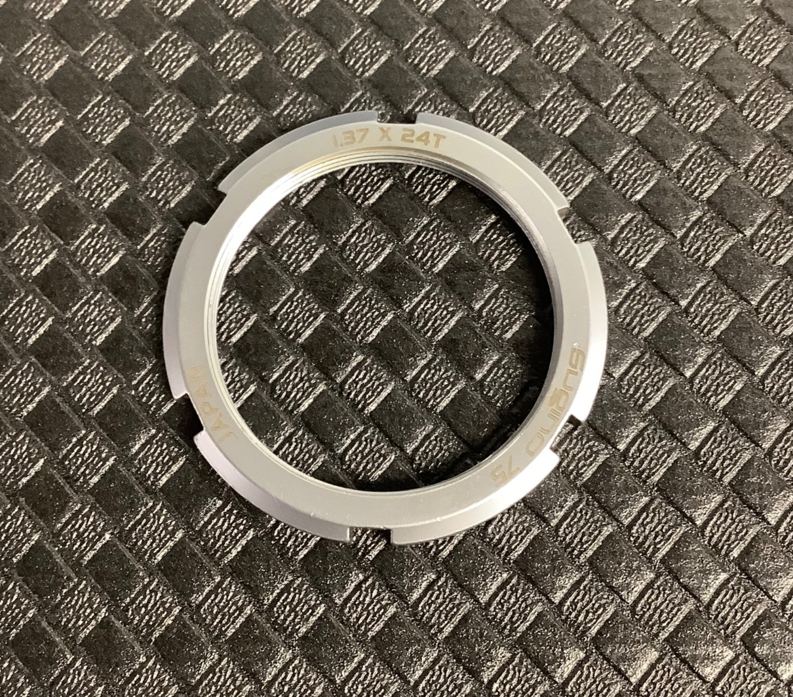 NOS Sugino MS-68 MW-68LP D-03 NJS Bottom Bracket