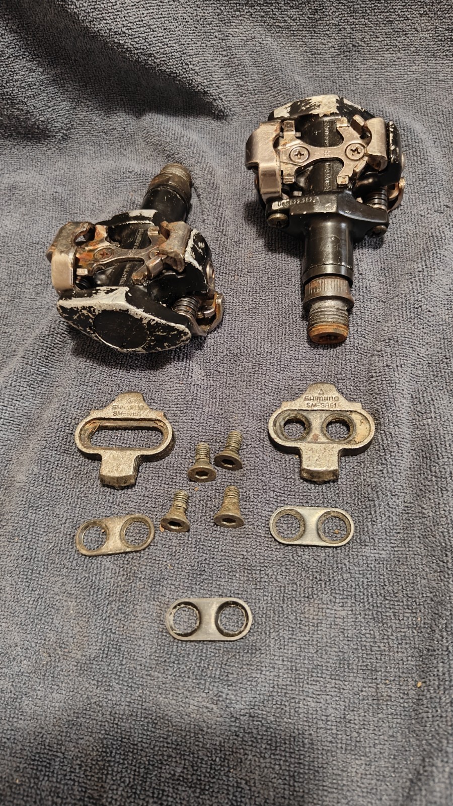 Shimano SPD-M505 Clipless Pedals Black/Silver 9/16″ with SM-SH51 Cleats Set