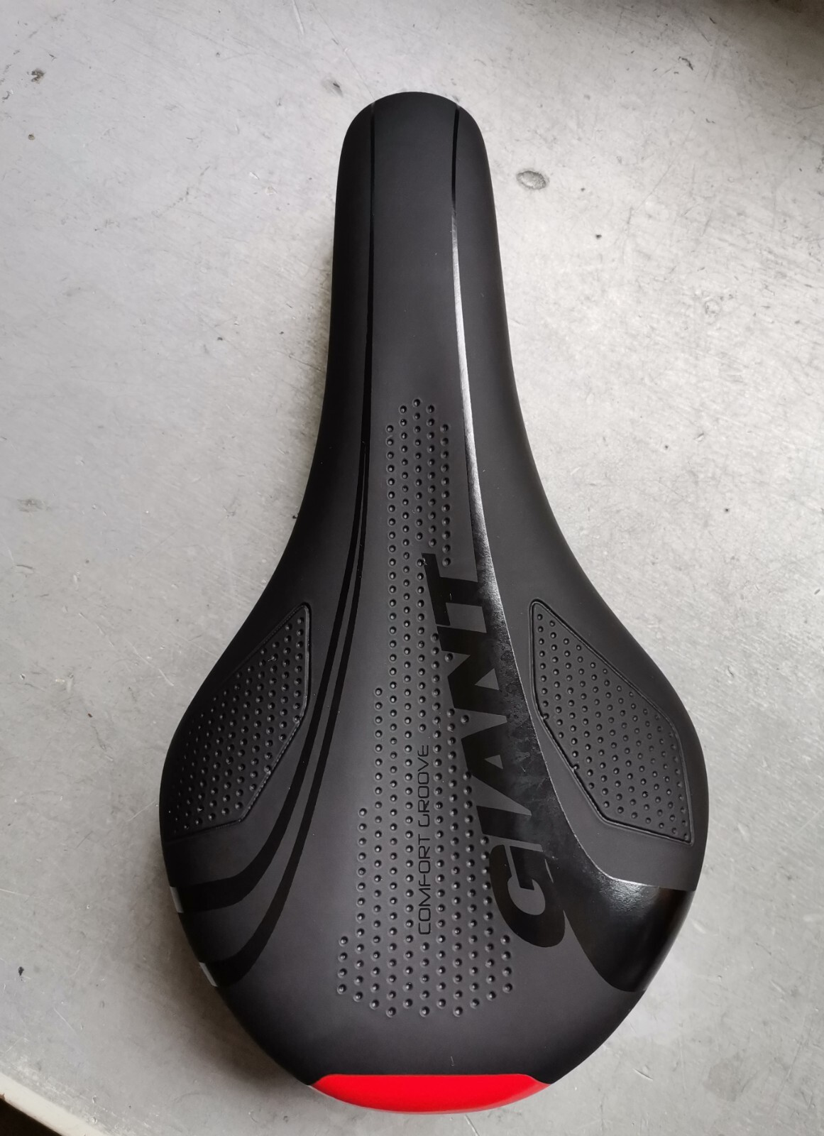 GIANT COMFORT GROOVE SADDLE SEAT MTB CITY TOURING BIKE BLACK-RED BY SELLE ROYAL