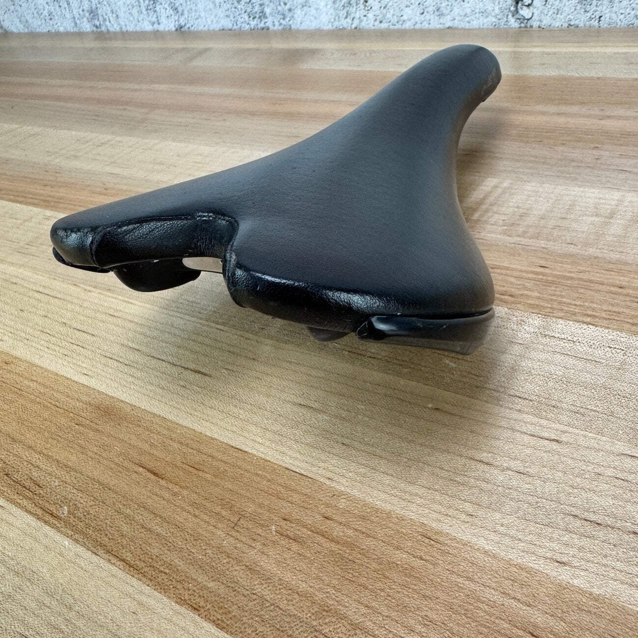 Fizik Aliante Sport 7x7mm Kium Rails 142mm Saddle 271g