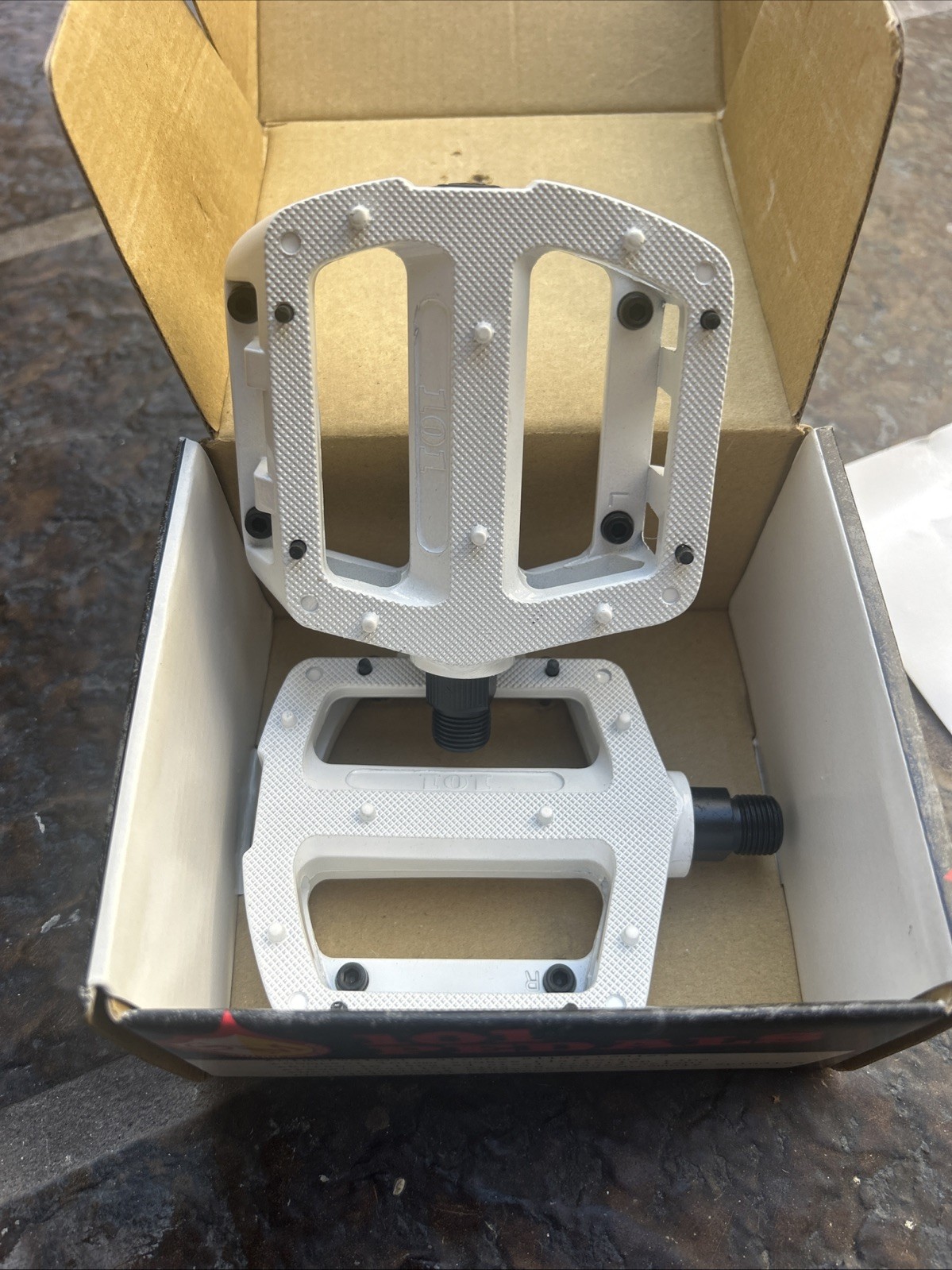 S&M BMX Pedals 101 Freestyle Retro BMX Pedals 9/16″ White Suits 3 Piece Cranks