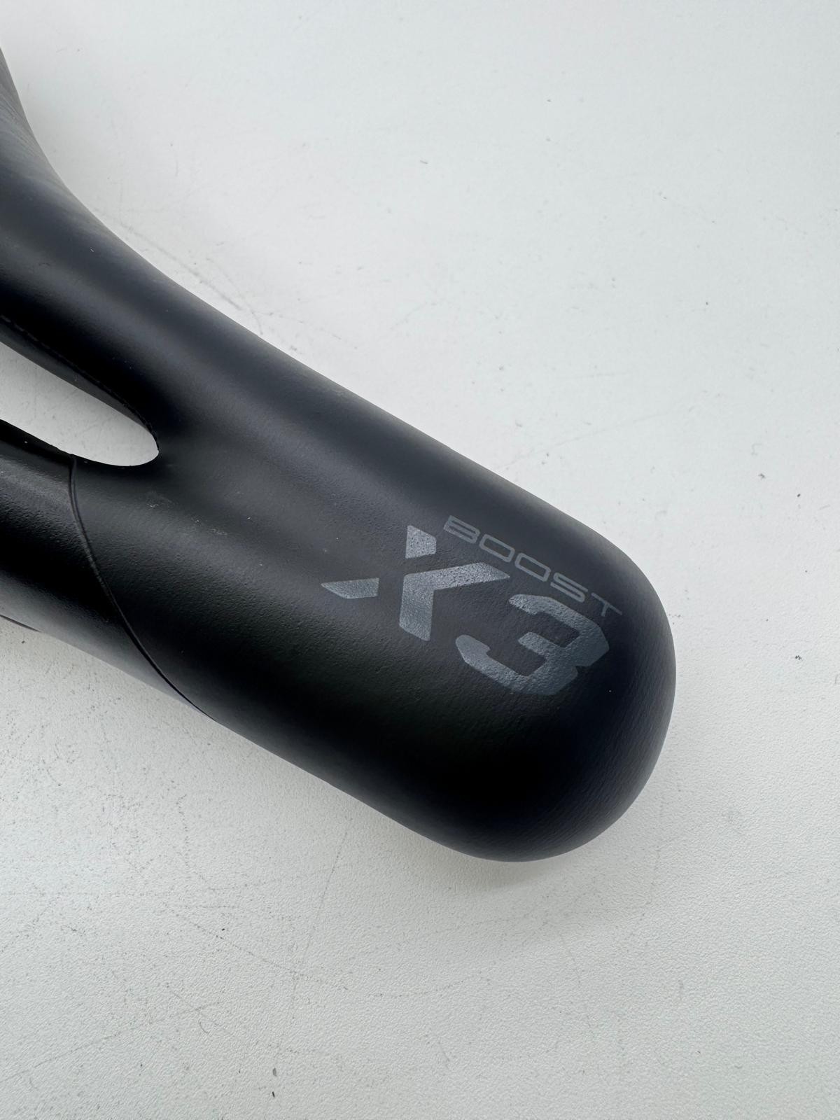 Selle Italia X3 Boost Cutaway Road Bike Saddle Black 7x7mm Rails 155mm