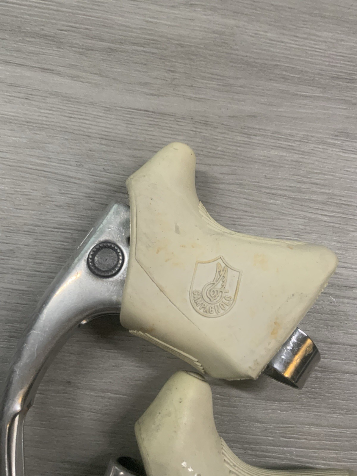 CAMPAGNOLO BRAKE LEVERS NON-AERO OR AERO W/ PLUGS