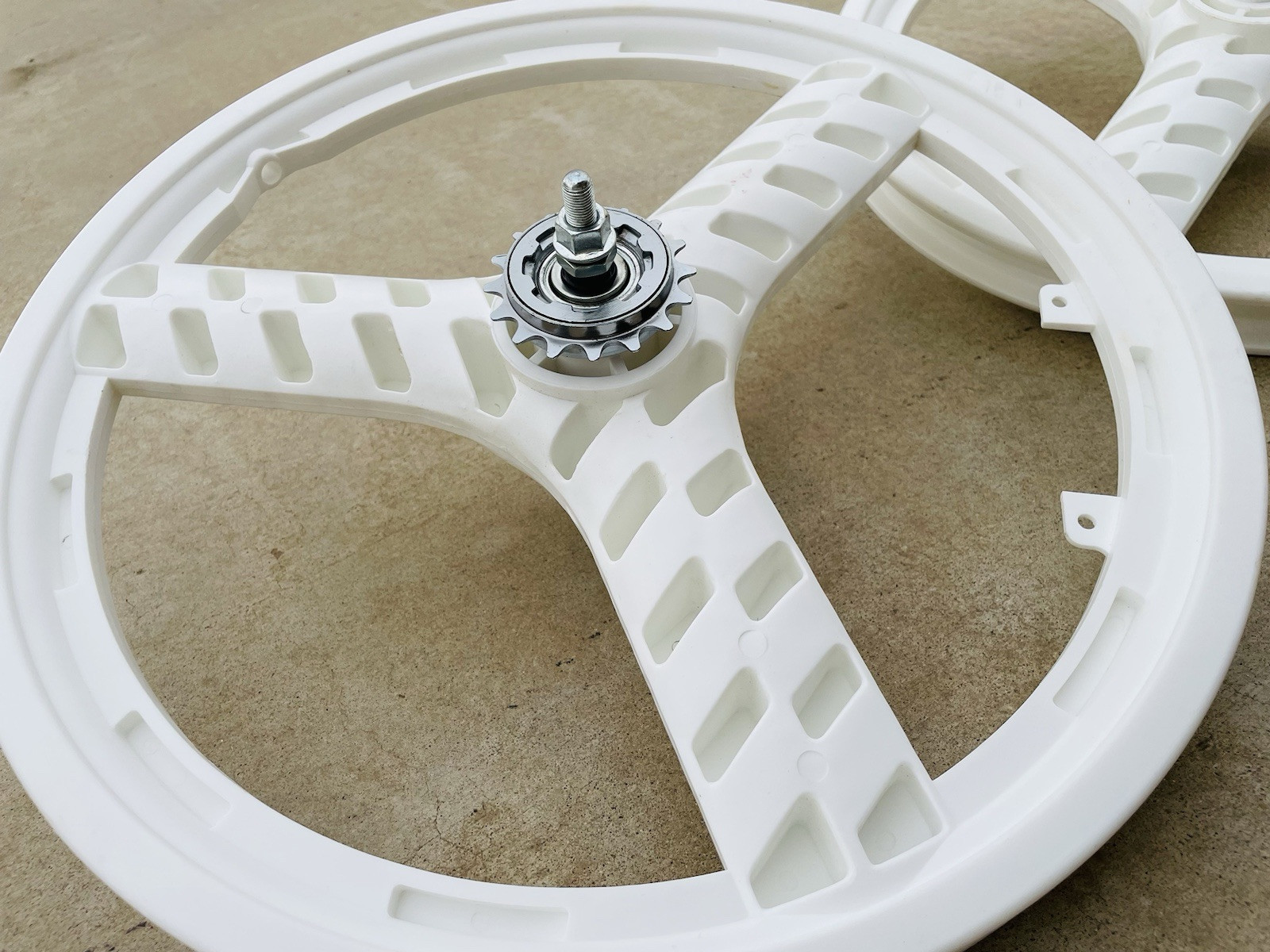 Pair of 20″ Bicycle Mag Wheels Set 6 SPOKE WHITE FOR GT DYNO HARO any BMX BIKE