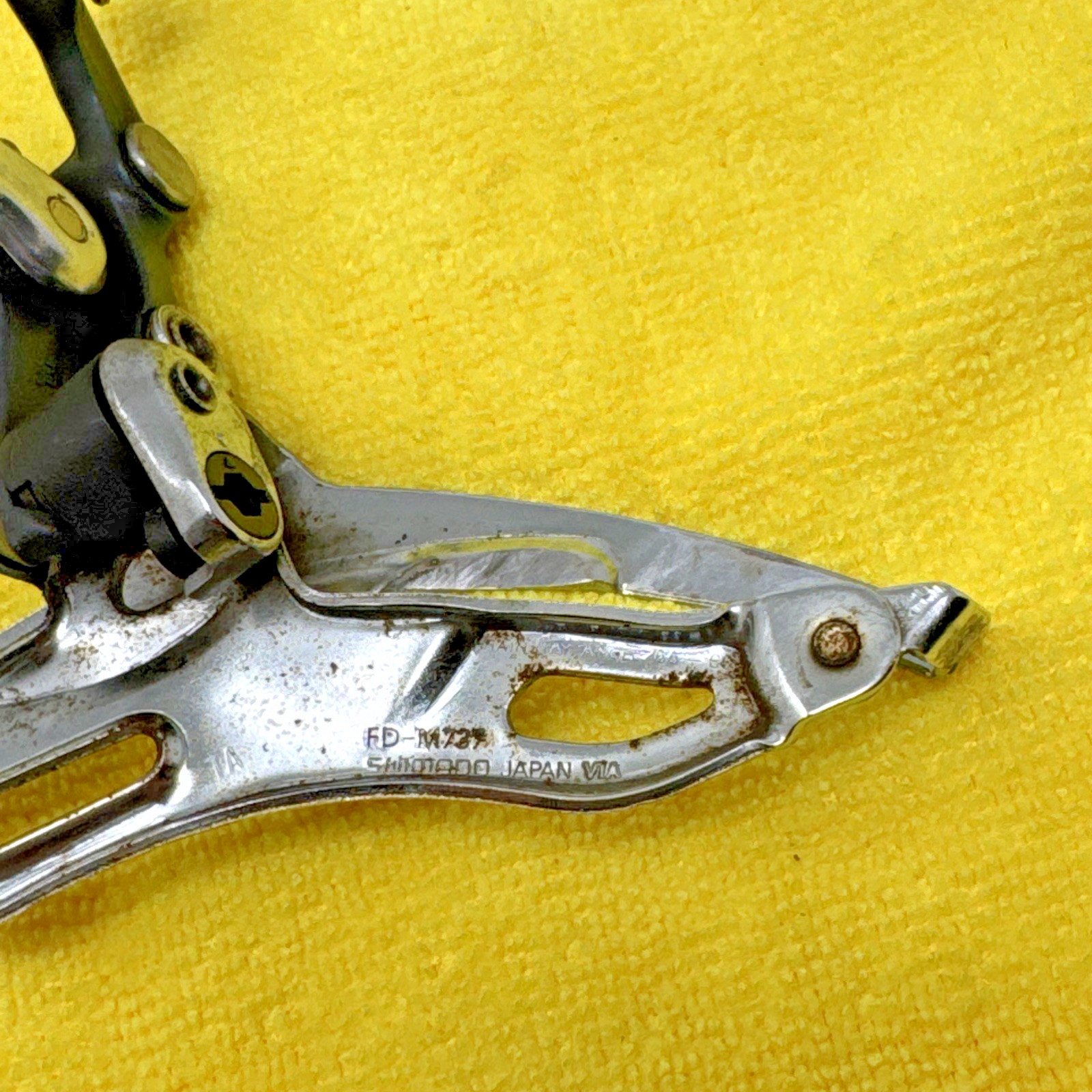 Shimano Deore XT FD-M737 3 x 8s MTB Front Derailleur Clamp-On 28.6mm Bottom Pull