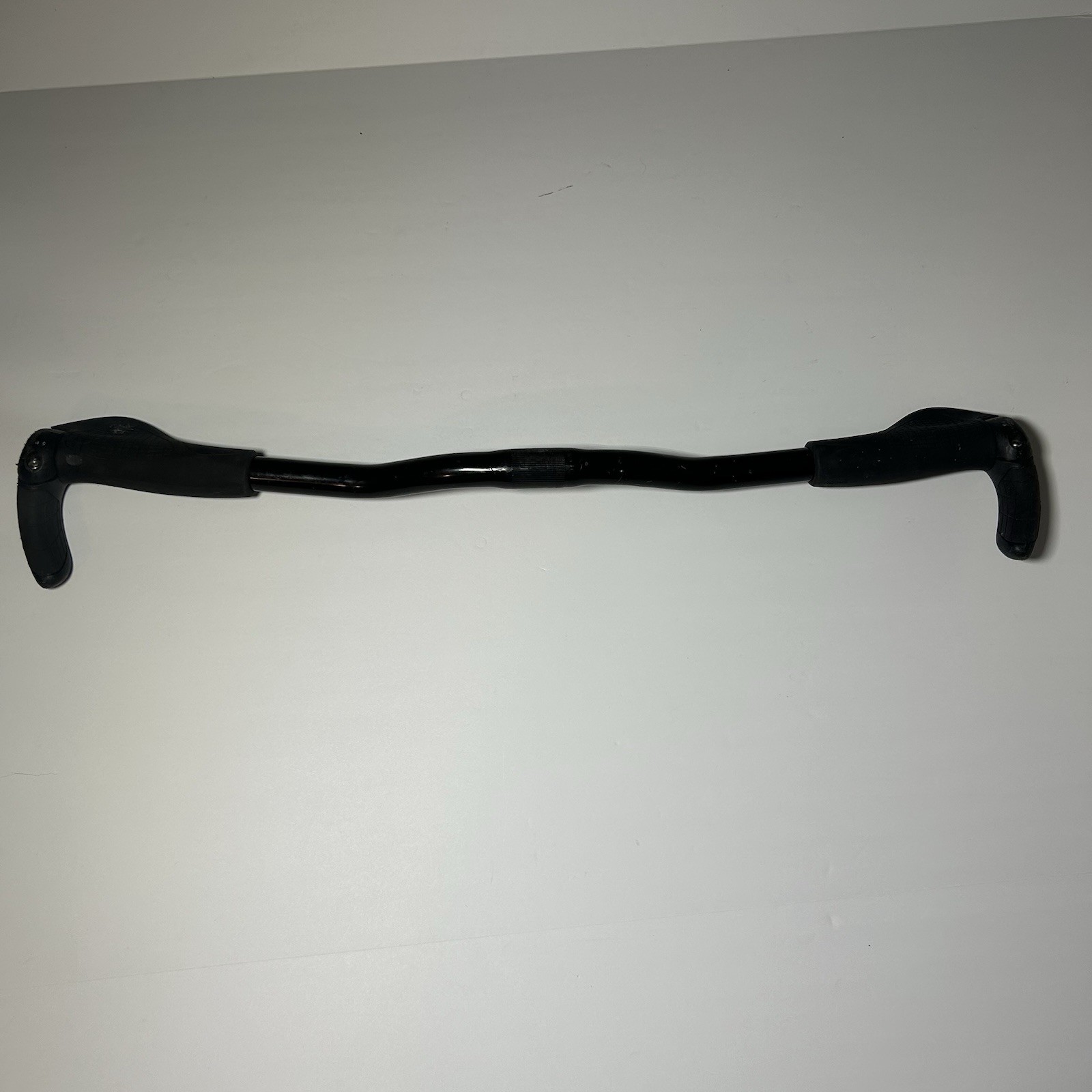 Black Alloy / Aluminum Riser MTB Handlebar Ergon Grips 630mm Length 31.8mm Clamp