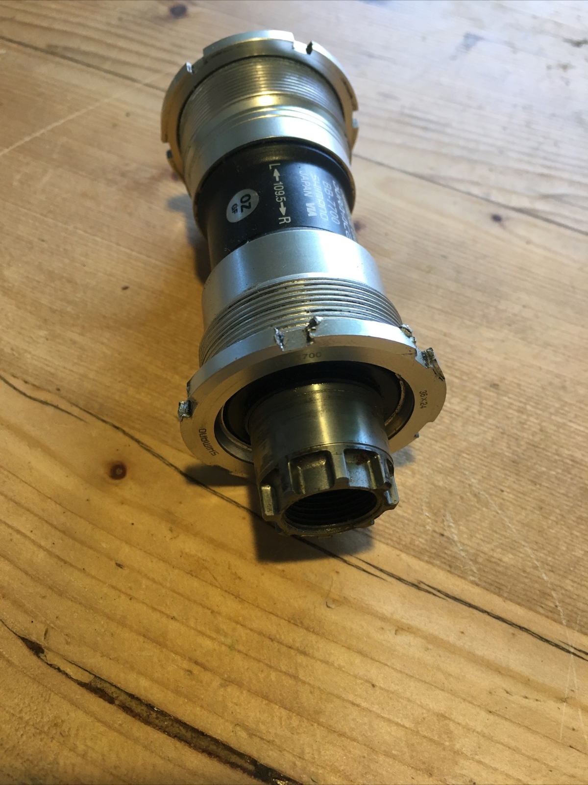 Shimano Dura Ace BB-7700 Octalink 109.5 mm Bottom Bracket 9 speed Italian