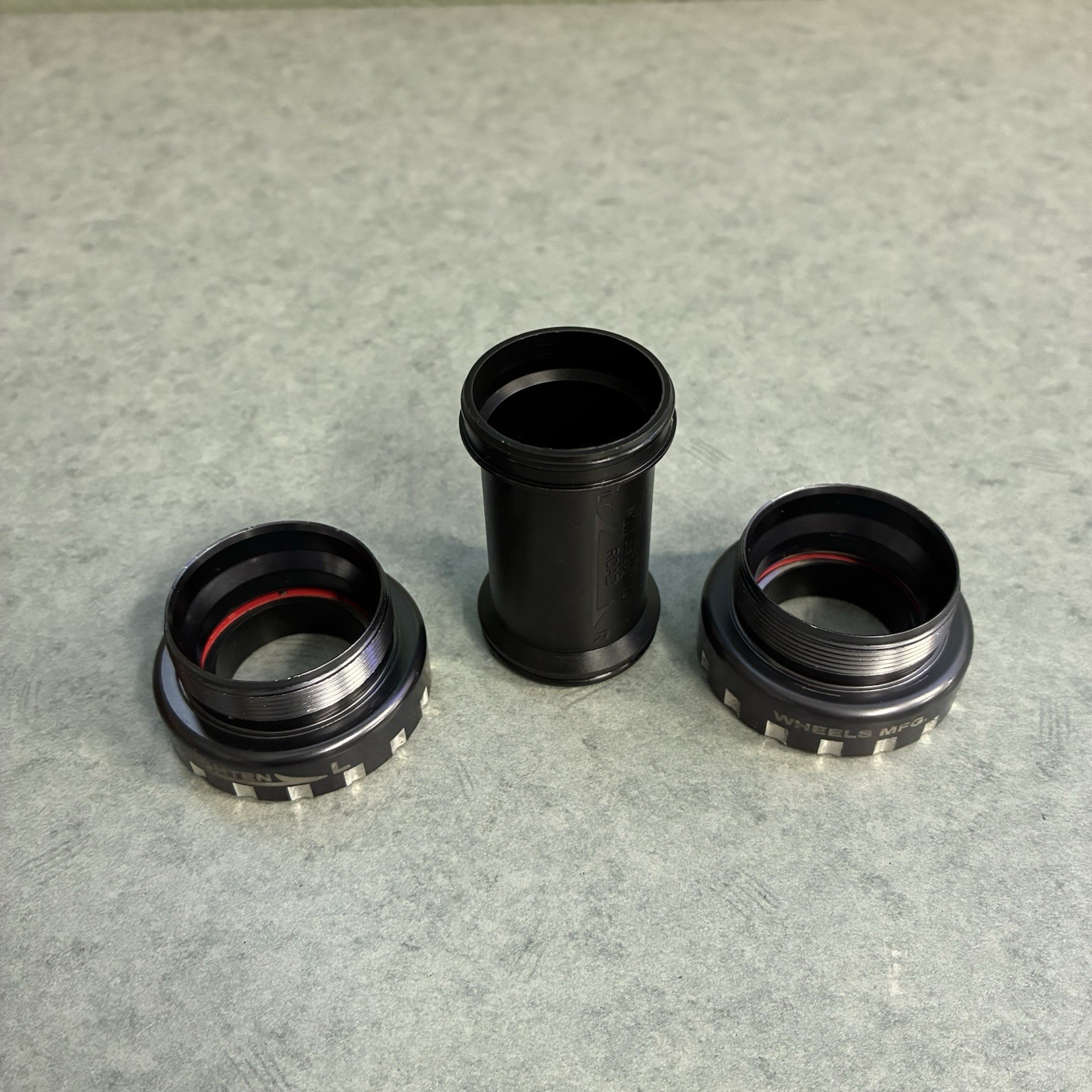 Wheels Manufacturing English Threaded Road BB for 24mm Cranks (Shimano) 68mm