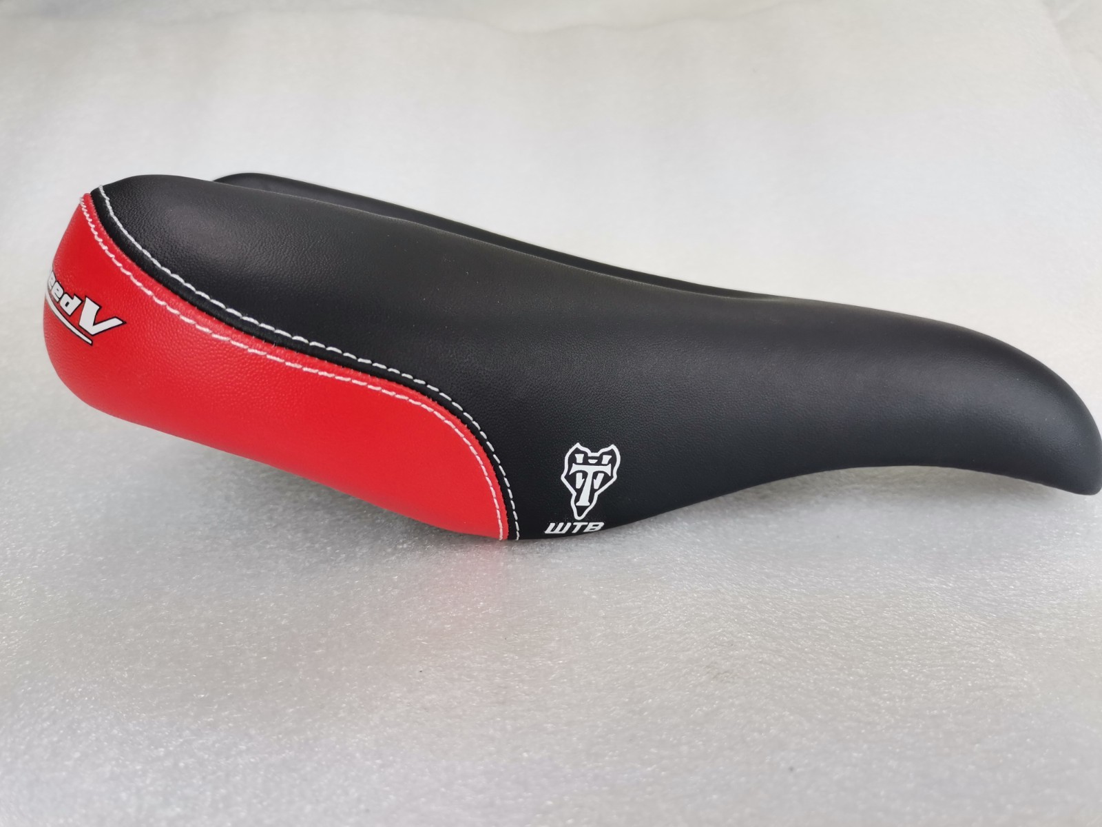 NEW OLD STOCK WTB SPEED V SADDLE SEAT WIDE 160MM BLACK RED MTB CITY TOURING BIKE