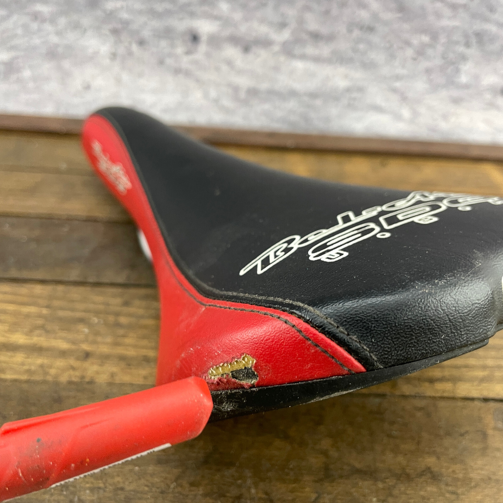 Vintage SDG Seat Bel Air Red Black BMX Speed Defies Gravity MTB Mountain Cuts A4