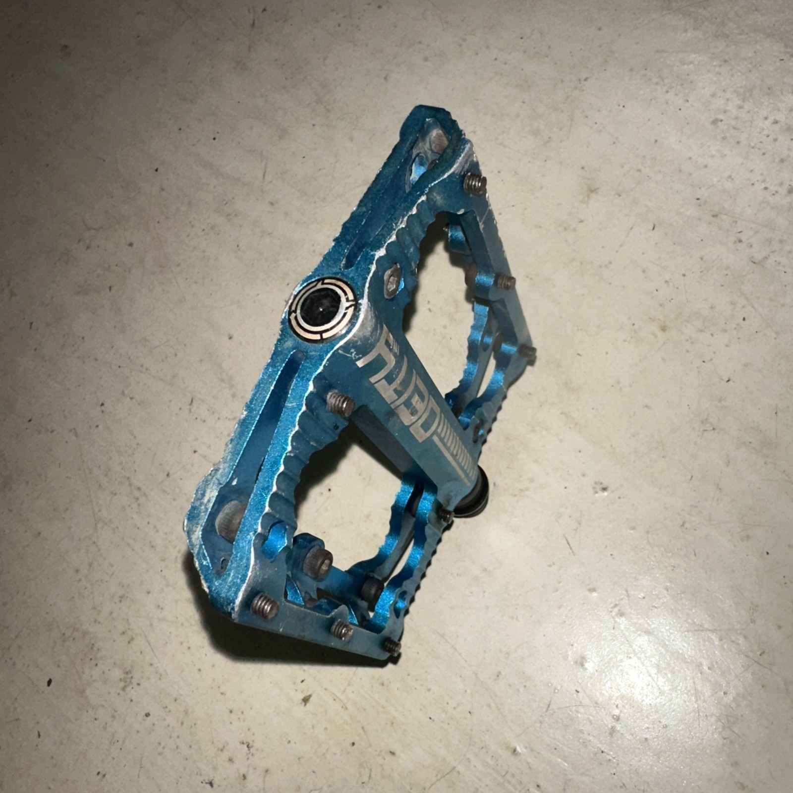 RIGHT Only DEITY Black Kat Pedals Blue Anodized Dual Side Flat Platform Pins