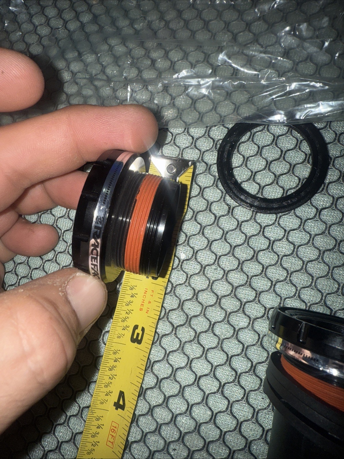 RaceFace CINCH Bottom Bracket BB BSA 100mm Shell x 30mm Spindle External Seal