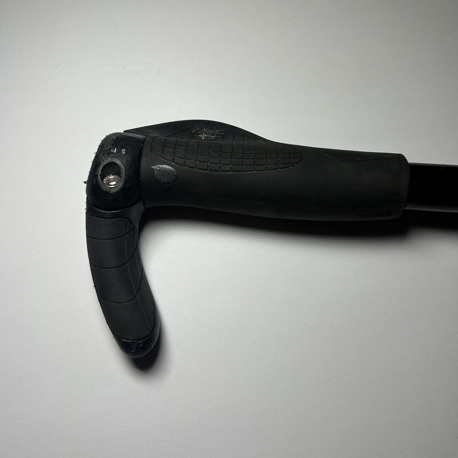 Black Alloy / Aluminum Riser MTB Handlebar Ergon Grips 630mm Length 31.8mm Clamp