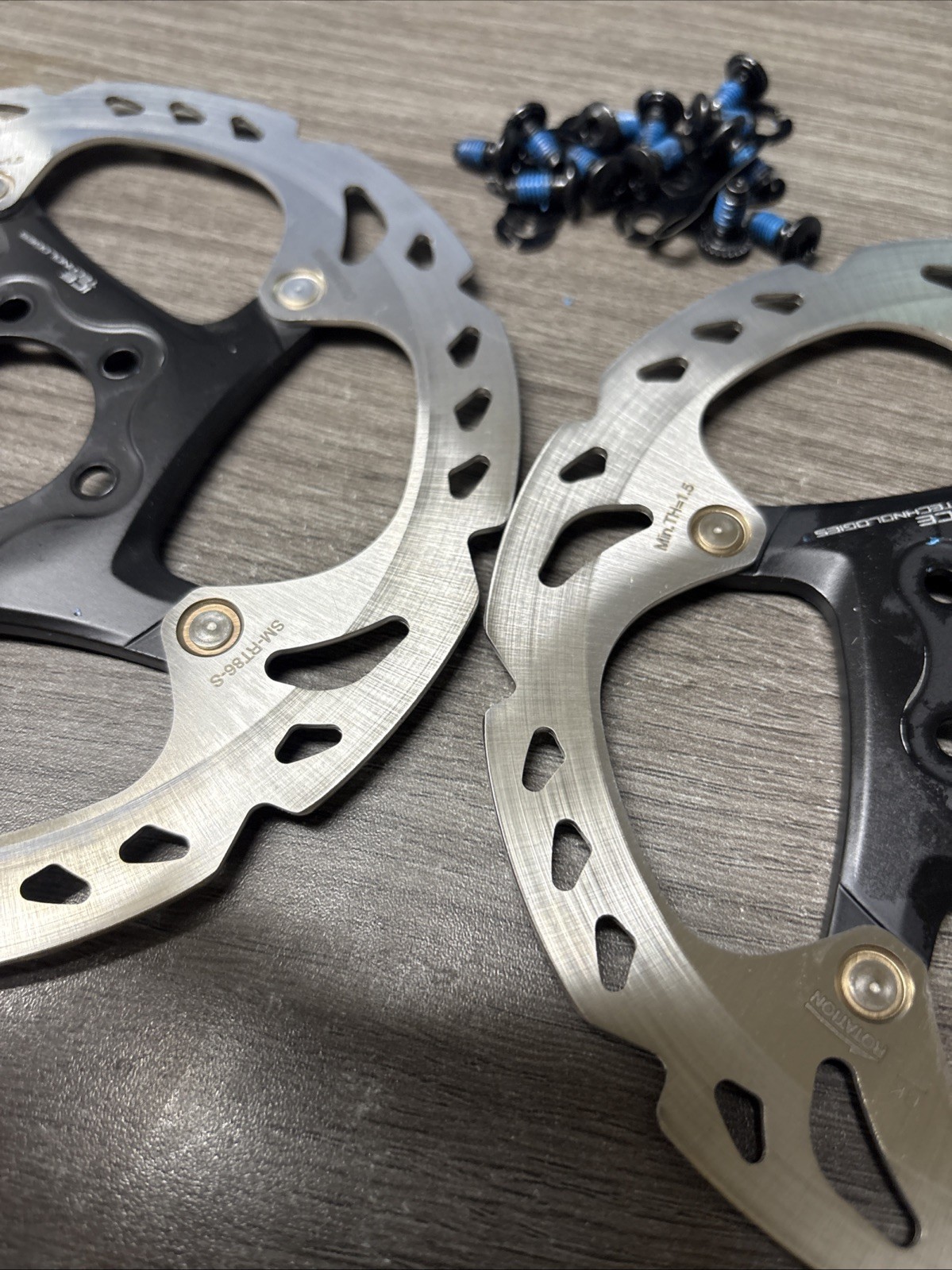 Shhimano XT SM-RT86 Ice-Tec 6 bolt Rotor Sil/Blk 160mm Pair Take Off