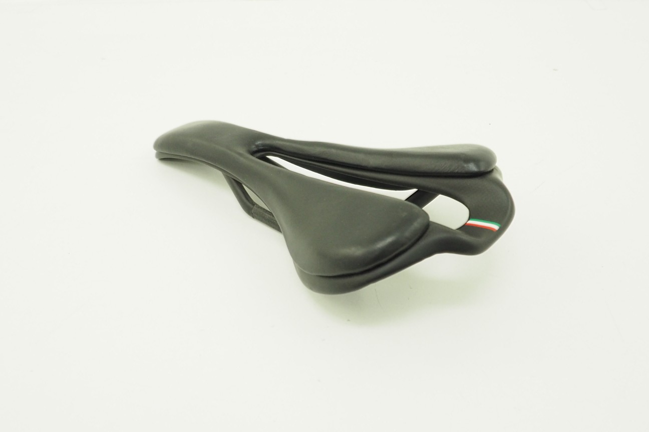 Unbranded Italian Carbon Cutout Bicycle Saddle 280mmx130mm 7x9mm Carbon Rails