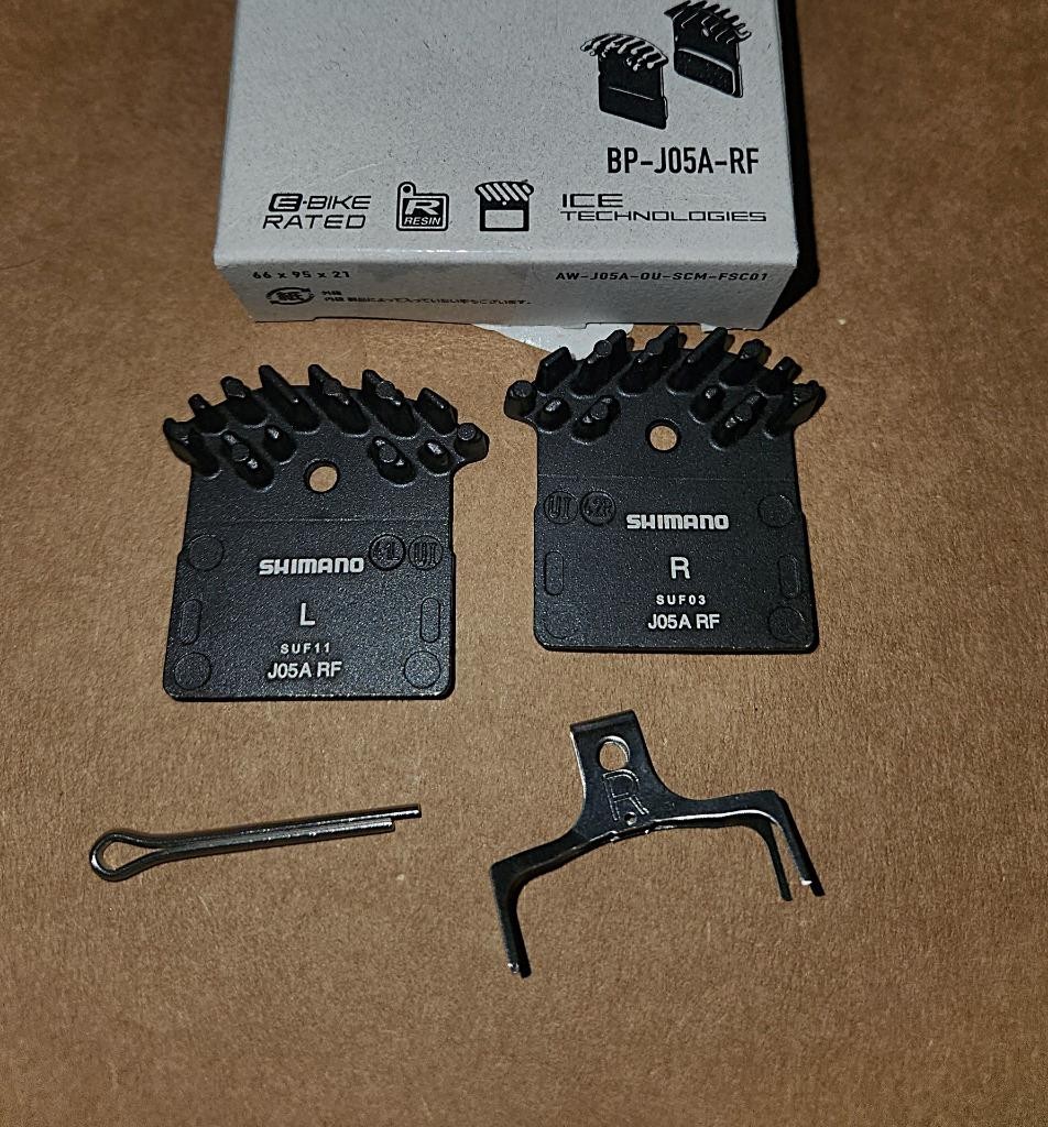 Shimano J05A-RF Bicycle Disc Brake Pads and Spring – Resin Compound OPEN PACKAGE