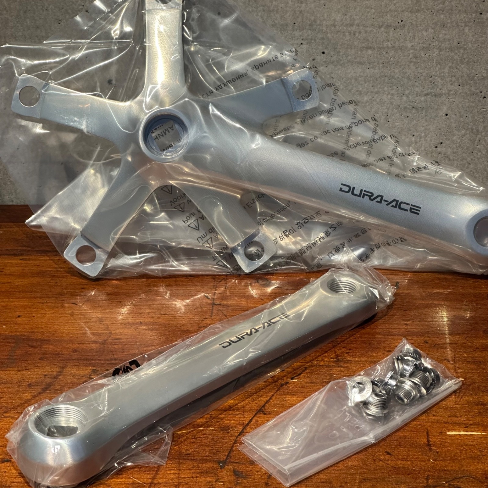 Shimano Dura Ace Track Crank Set FC-7600 Square Taper 165mm NJS Keirin w/ bolts