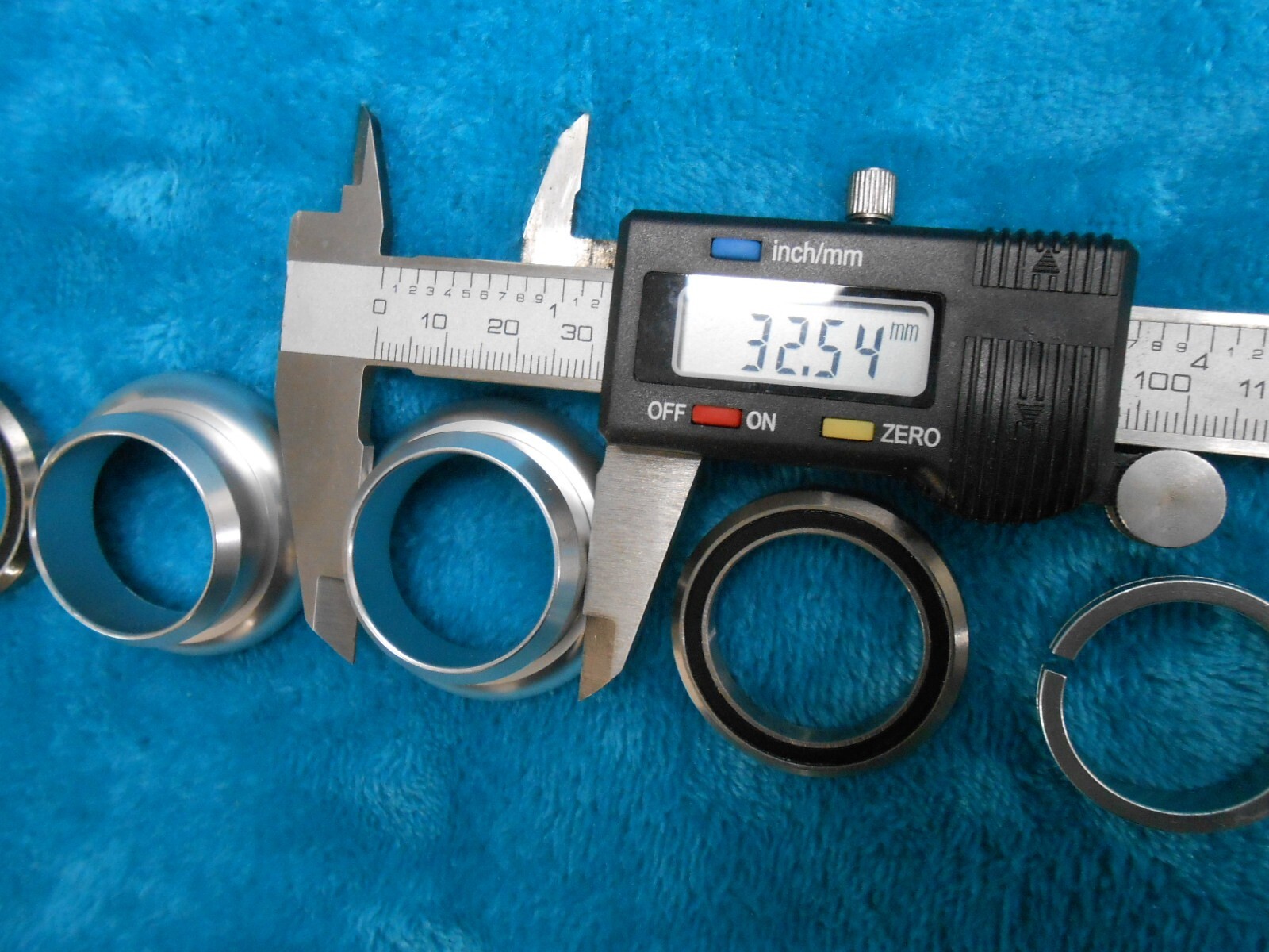 1″ Threadless Headset 22.2mm X 32.5mm X 27mm Sealed Bearing Alloy Silver Schwinn