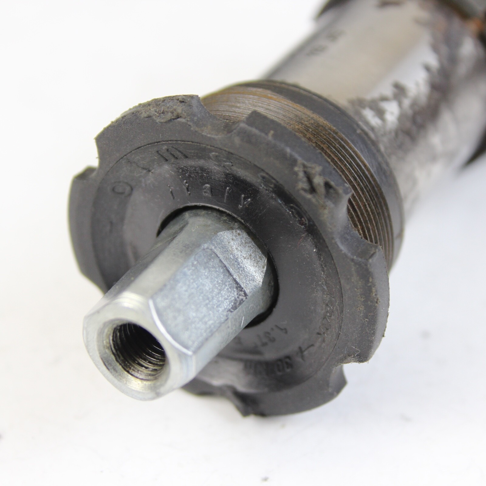 Ofmega Axis Bottom Bracket 119mm Spindle JIS Taper English BSA 68mm Shell