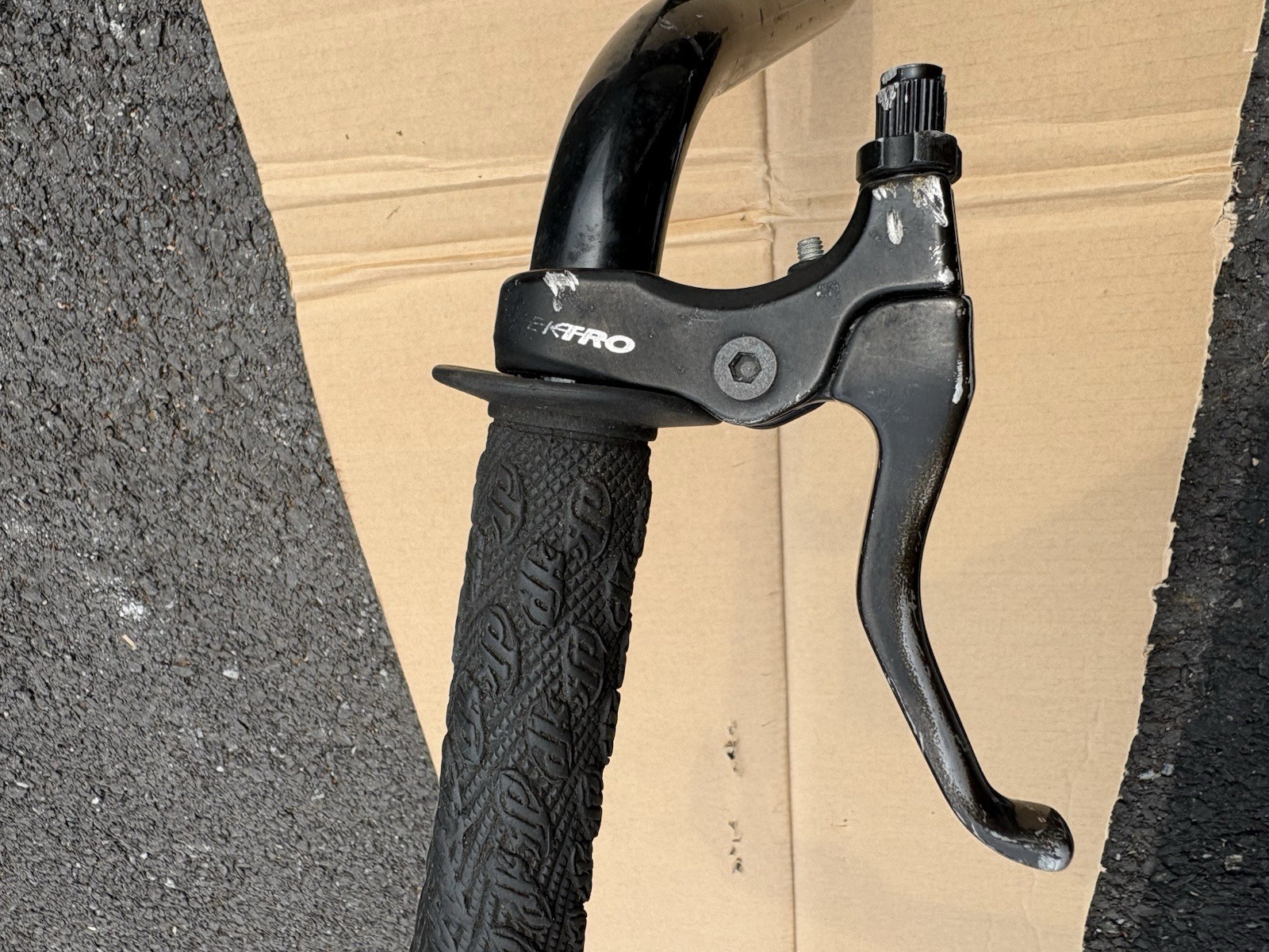 DK Bikes BMX Handlebars Black Mid School With DK Grips Used Not Cut Or Bent