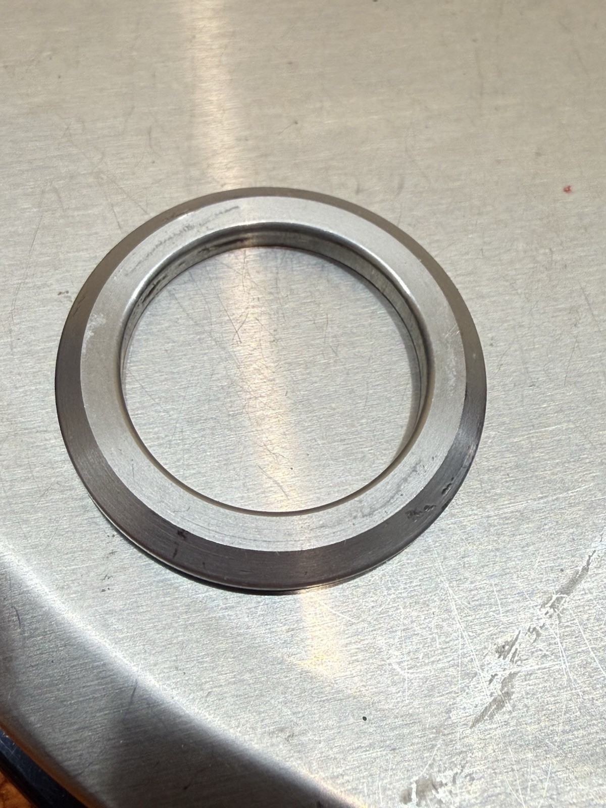 Chris King 1 1/8″ Threadless Headset NoThreadset Black no scuff washer topcap