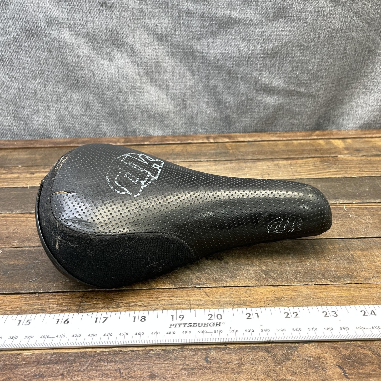 Vintage DK BMX Seat Padded MId School Rail Loaf BMX Bike Freestyle Cut
