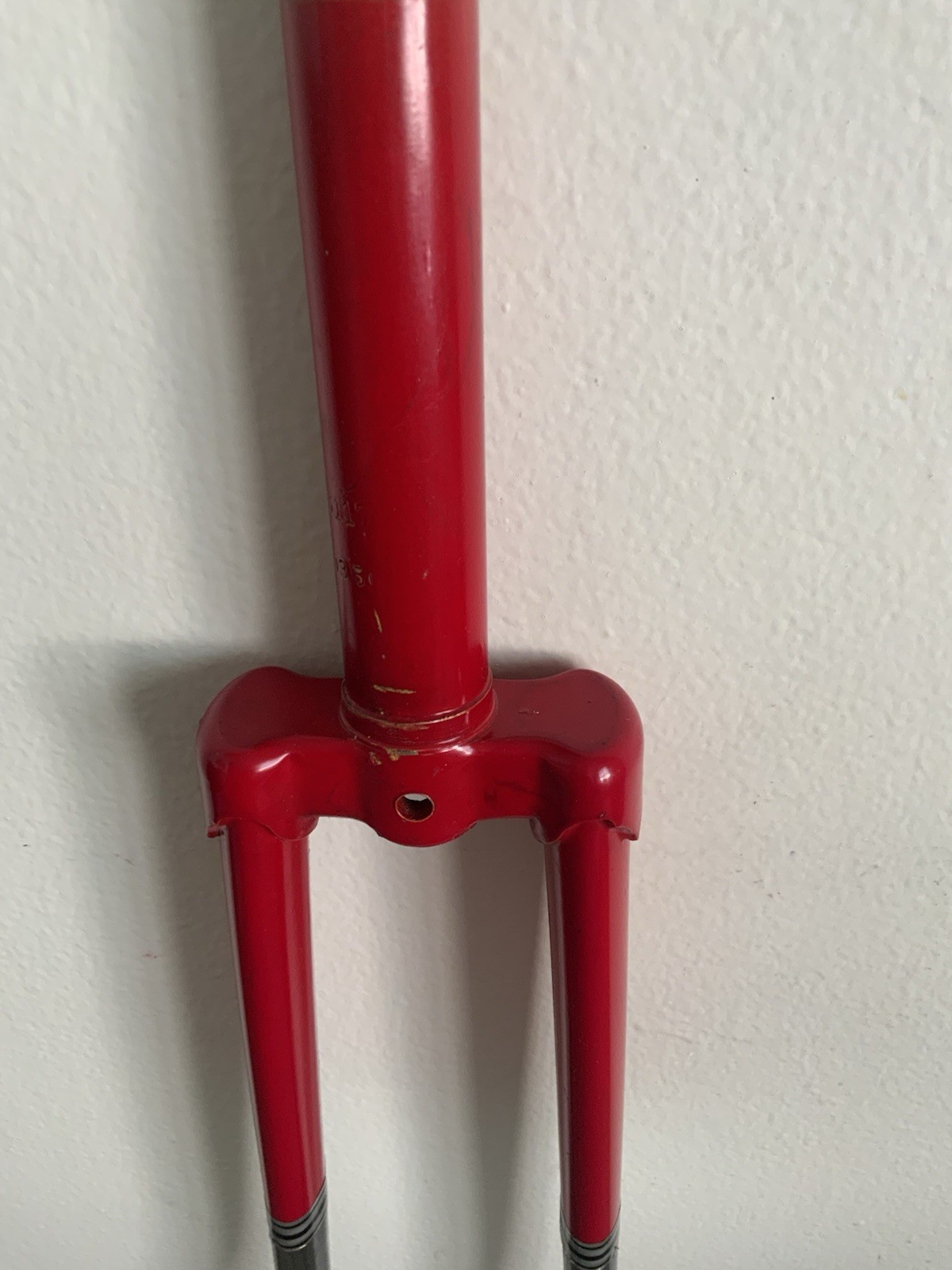 STEEL ONE-INCH THREADED FORK 27 INCH 145 MM STEERER BRITISH THREADED RED