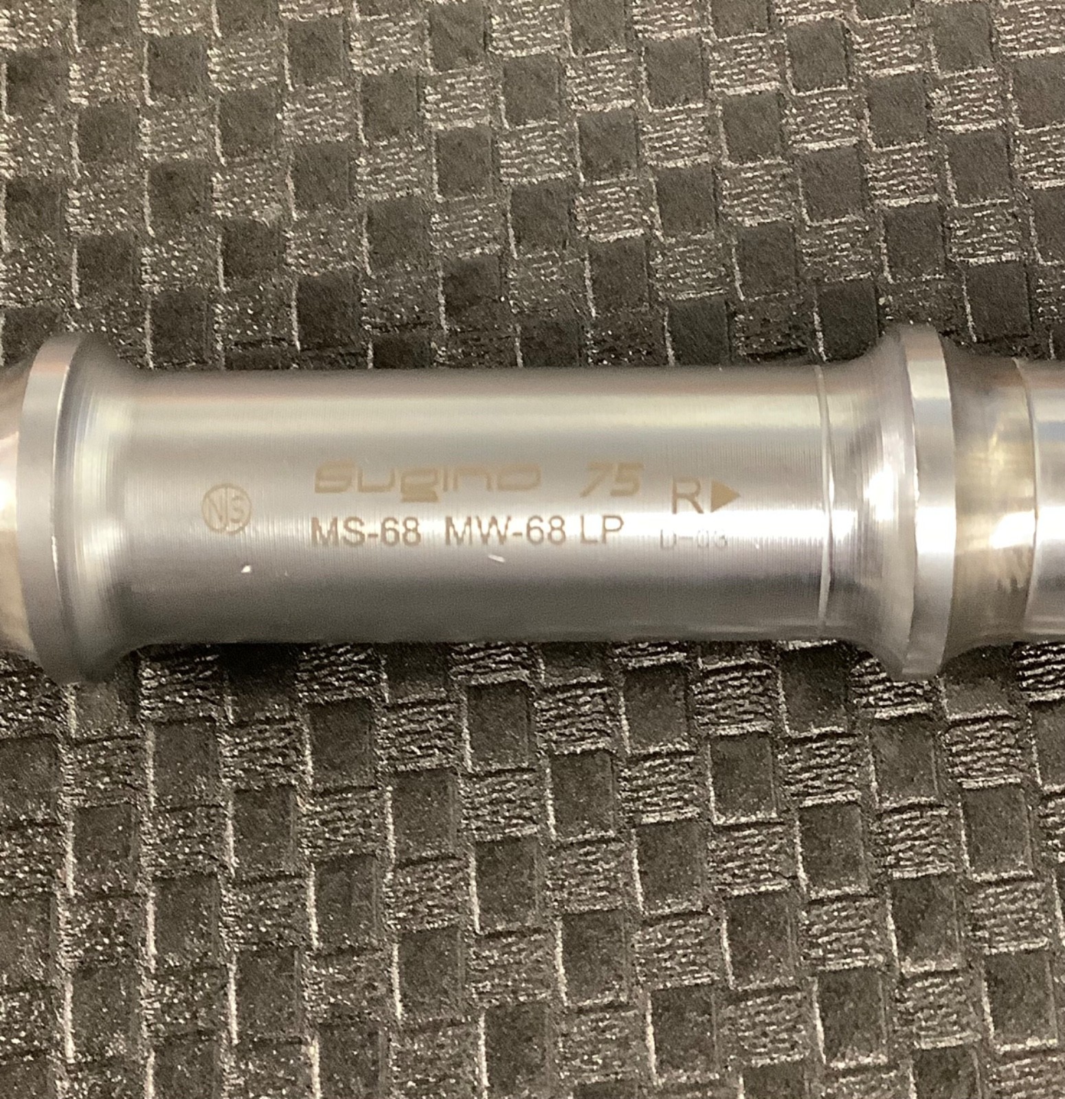 NOS Sugino MS-68 MW-68LP D-03 NJS Bottom Bracket