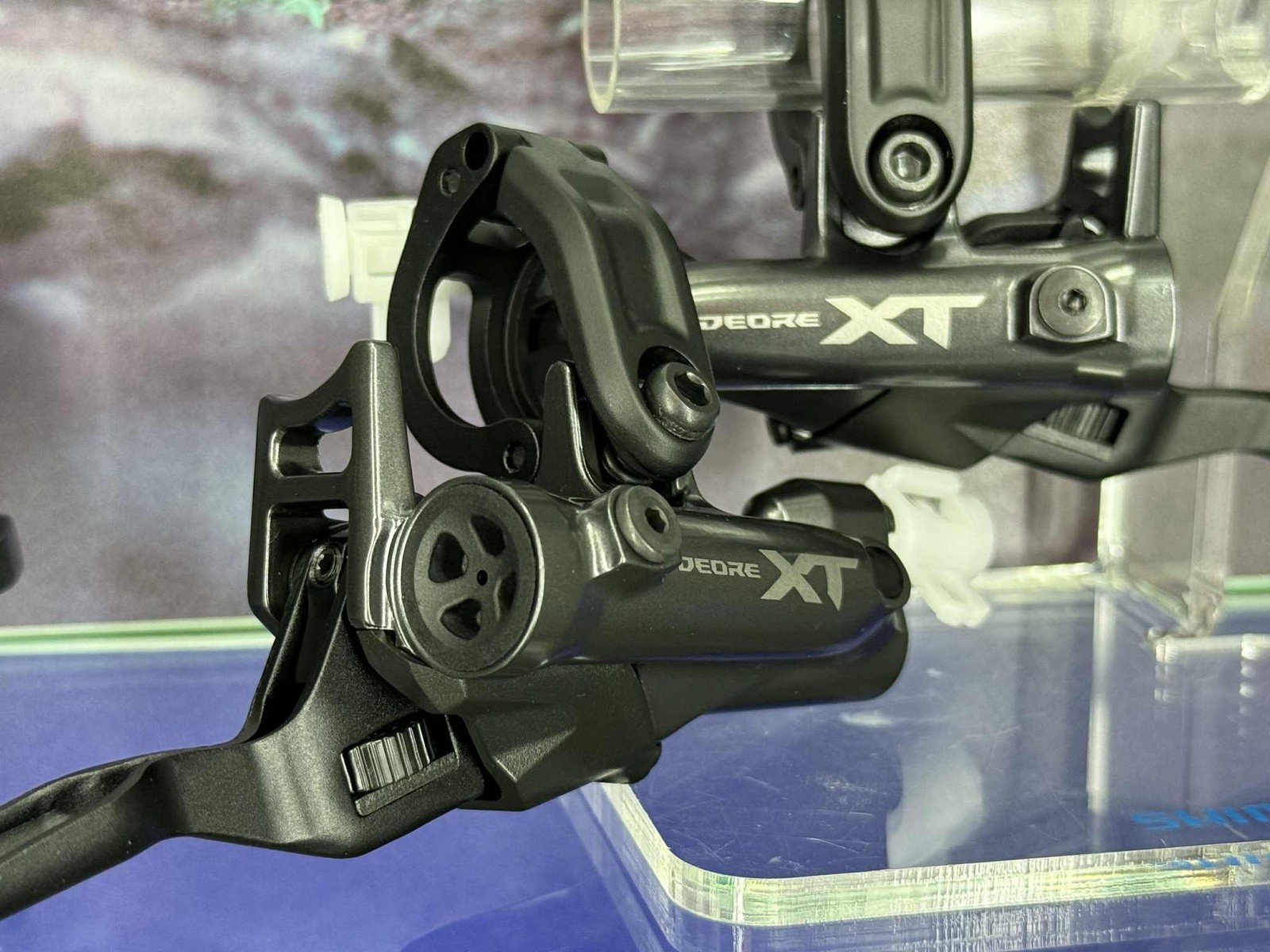Shimano XT BL-M8200 BR-M8220 4 Piston Hydraulic Disc Brake Set Front & Rear MTB