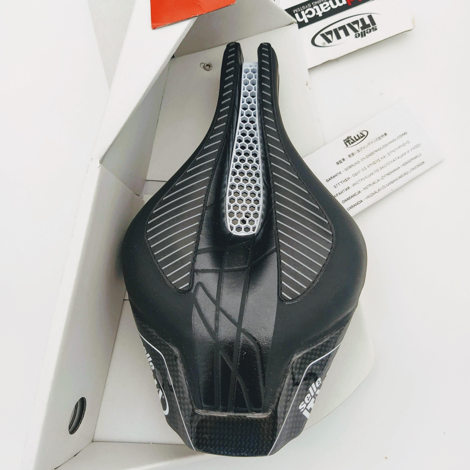 Selle Italia Kronos Tekno Flow L Carbon Saddle 145X265mm 220g Carbon Rail 7X9mm