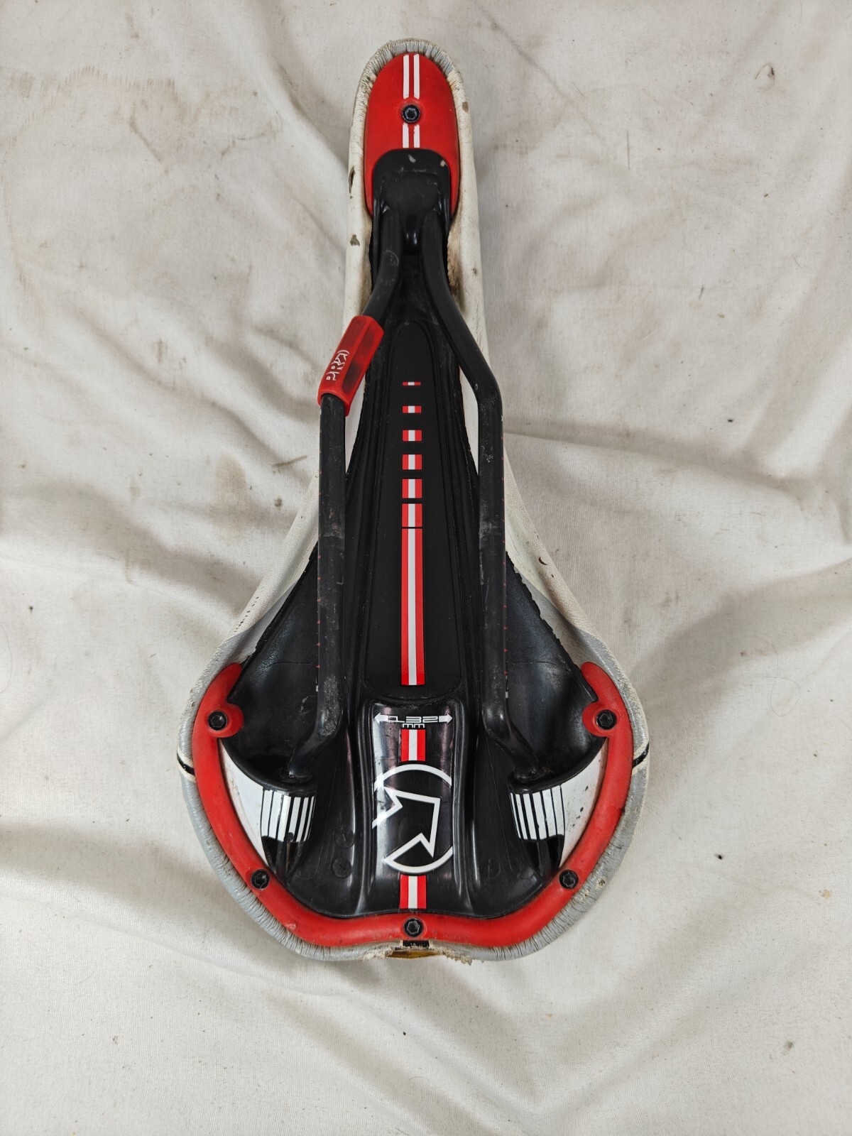 Turnix Pro White Gray Black 132mm Bike Saddle Seat