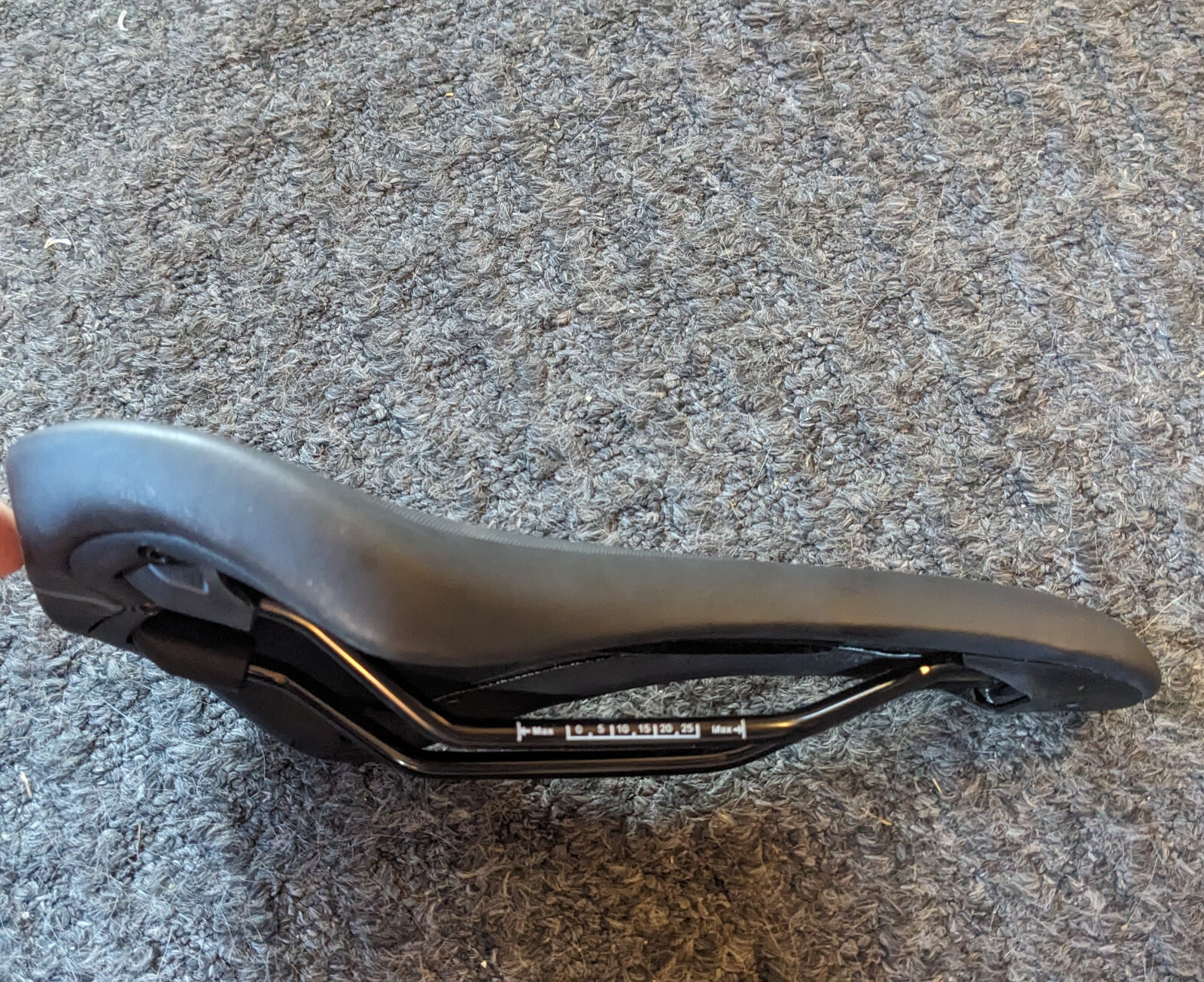 Giant Saddle – Gray/Black