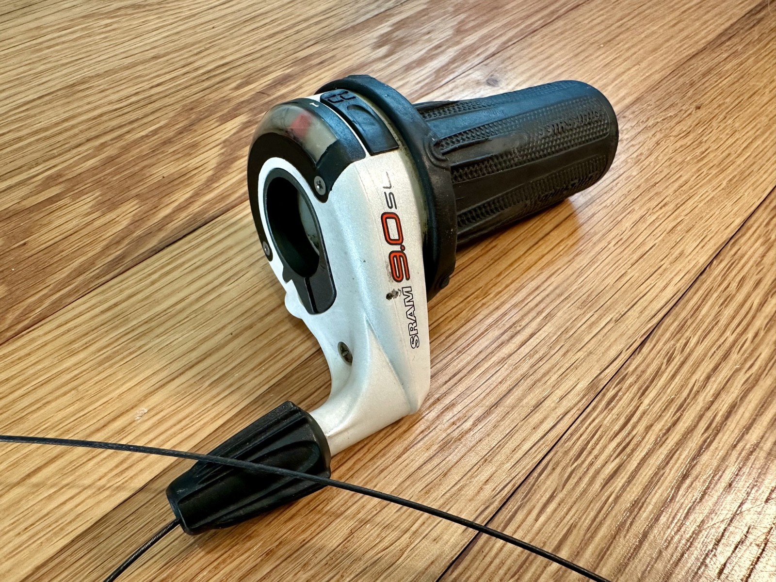 SRAM 9.0 SL SHIFTERS WHITE FRONT & REAR (3 X 9) GRIP SHIFTERS GRIPSHIFT TWIST