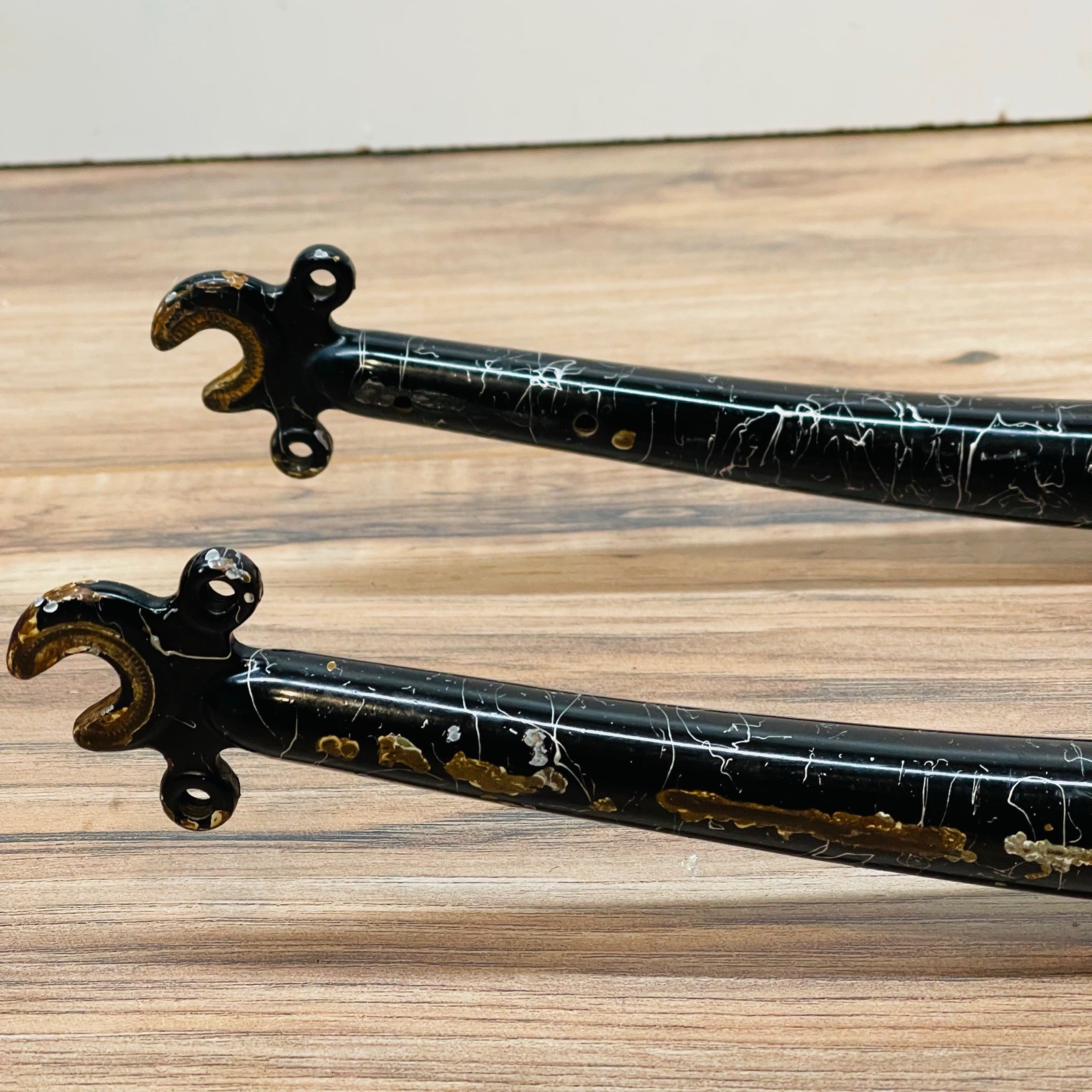 Vintage 90s 1-inch Threaded Rigid MTB Fork 26 135mm Steerer Black Splatter