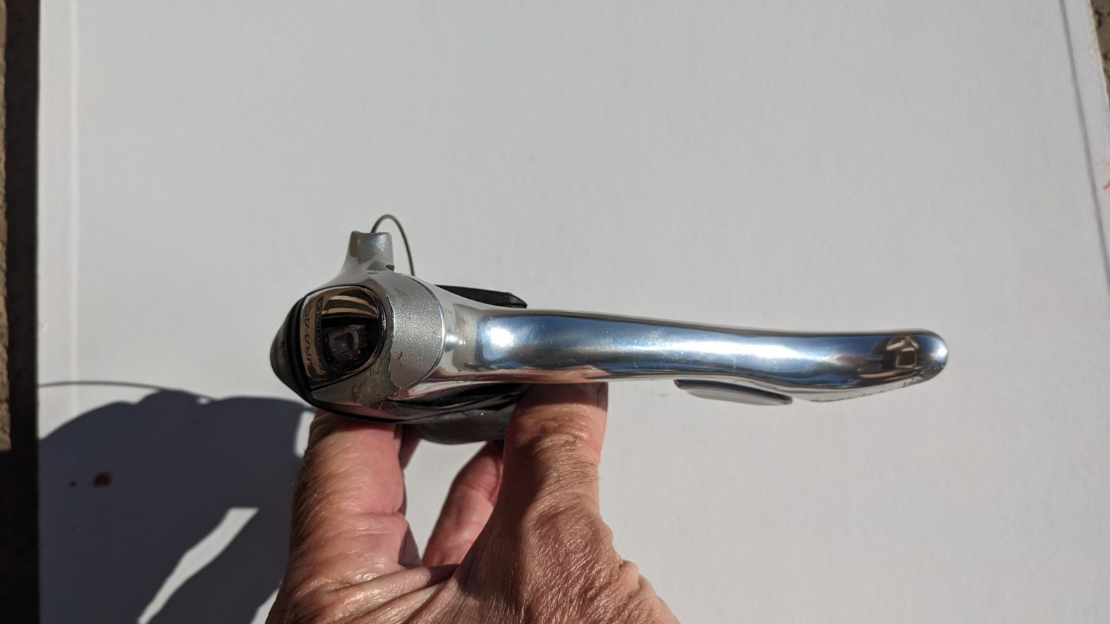 Shimano Dura-Ace ST-7700-C; 2 x 9 STI Shifters/Brifters