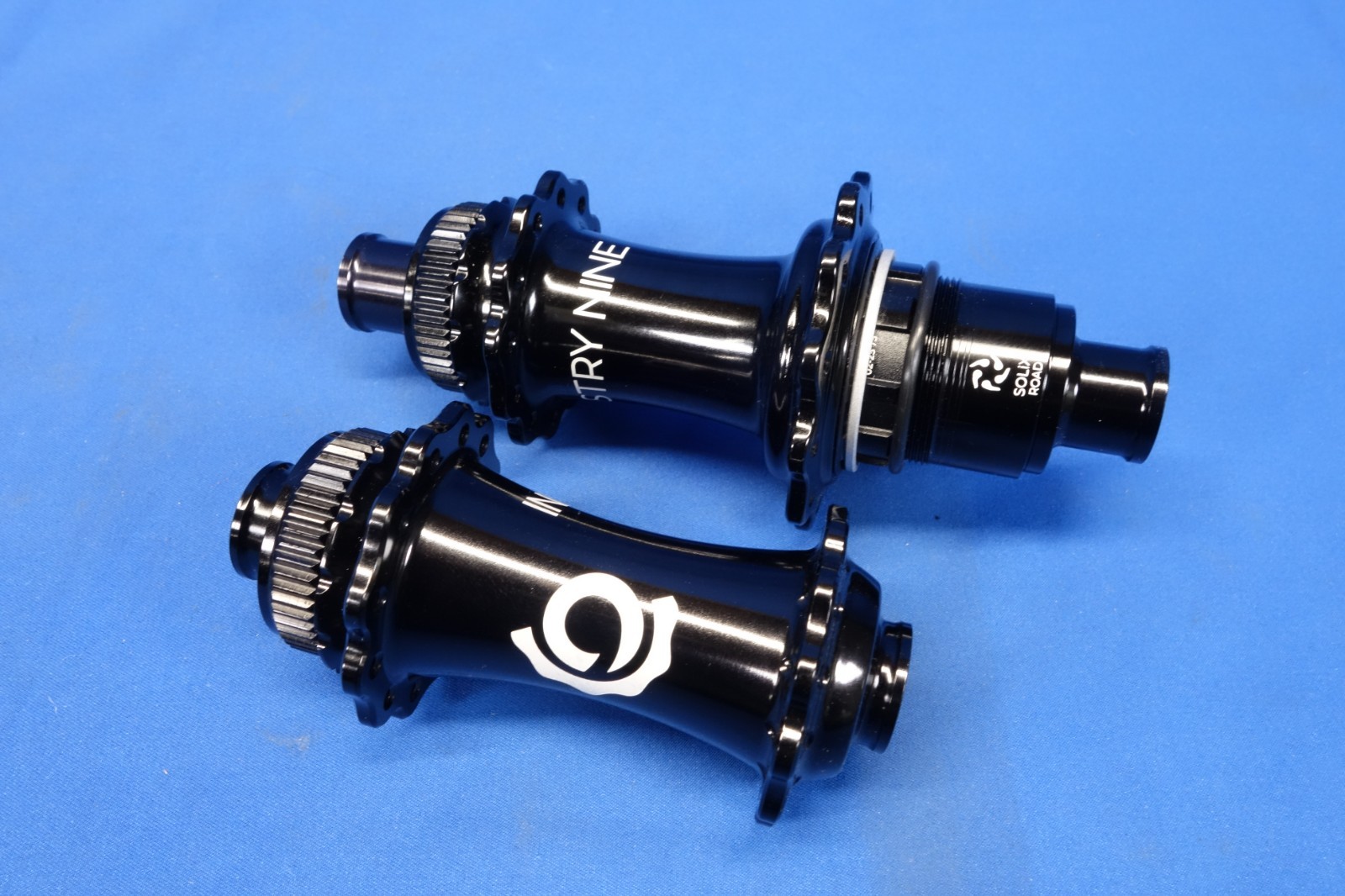New Industry Nine Solix Road Disc Hub Set – Center Lock – 28H *Freehub Options*