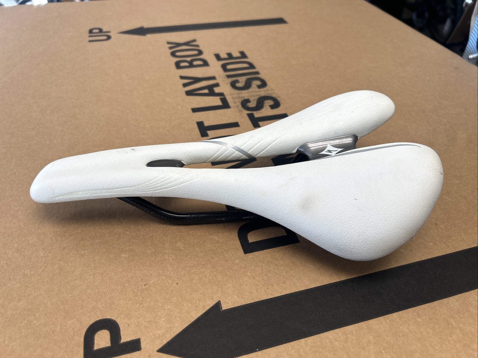 Specialized Oura Pro Saddle, White with Carbon Fiber Rails