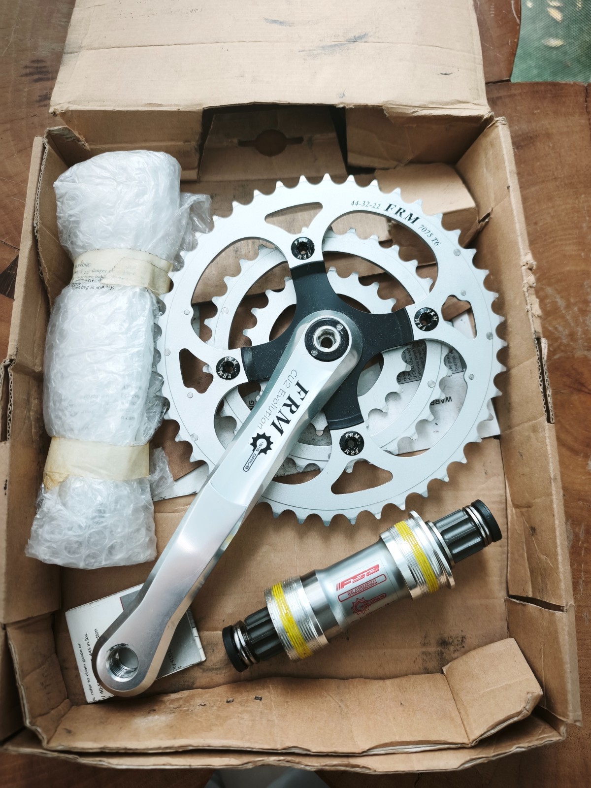 FRM CU2 EVOLUTION 175 44/32/2 CRANKSET ENGLISH THREADED + FSA BOTTOM BRACKET