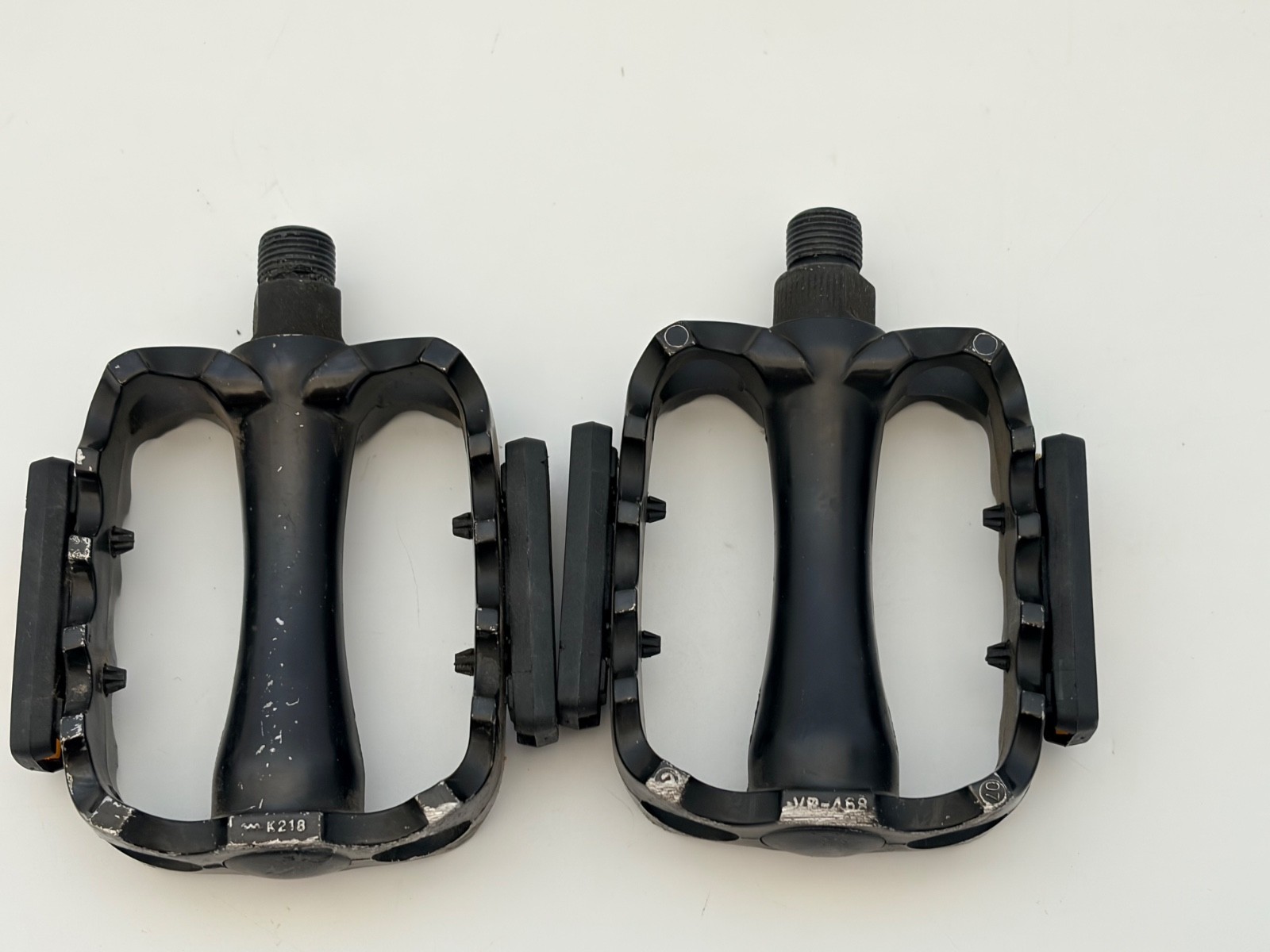 VP-468 K218 Black 9/16in Old Mid School Vintage Pedals