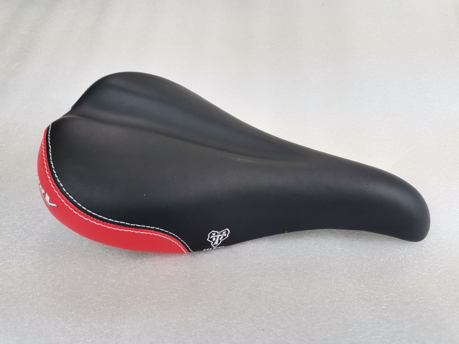 NEW OLD STOCK WTB SPEED V SADDLE SEAT WIDE 160MM BLACK RED MTB CITY TOURING BIKE