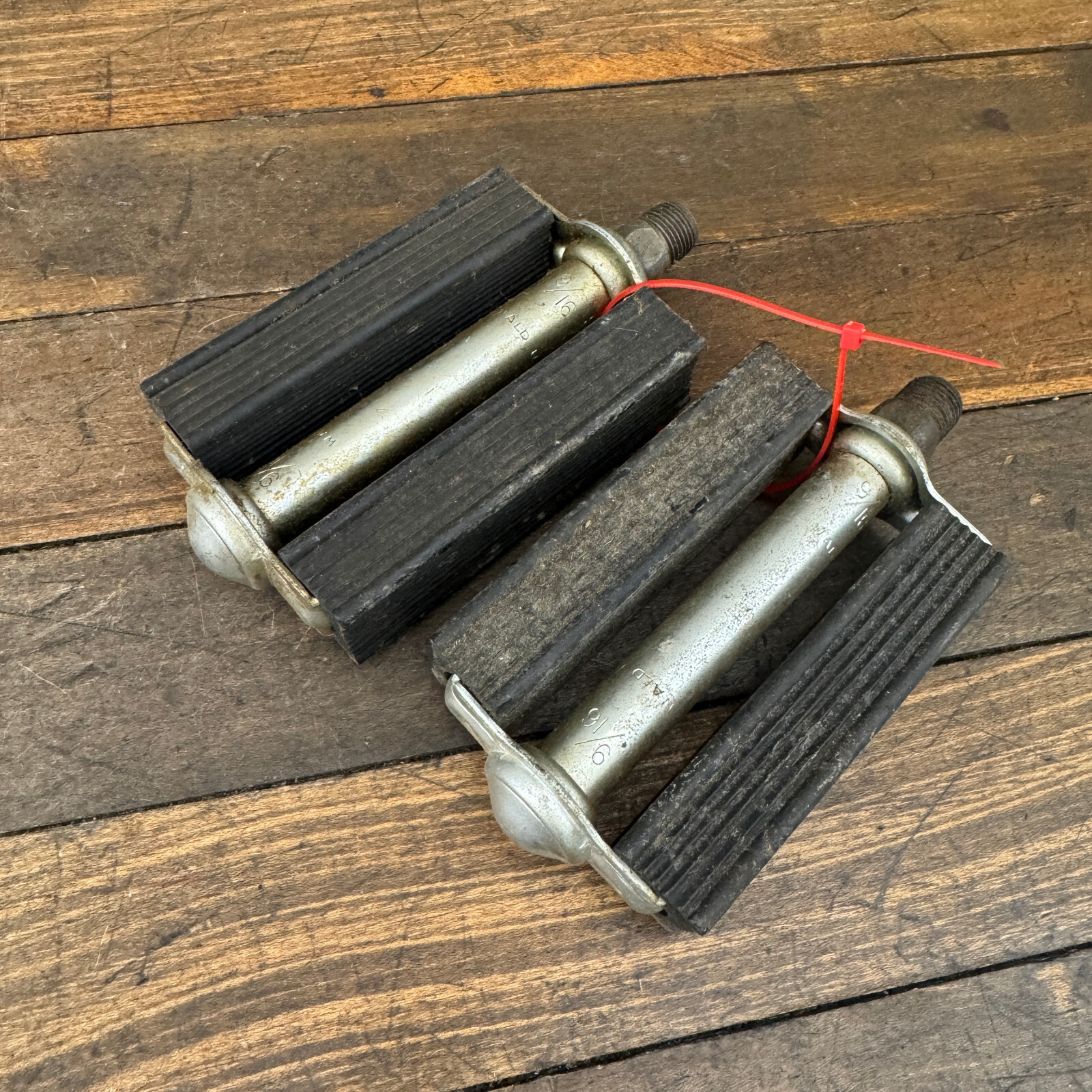 Wald Block Pedals 9/6 in NOS Black Cruiser Clunker Cottered BMX OG 70s 80s