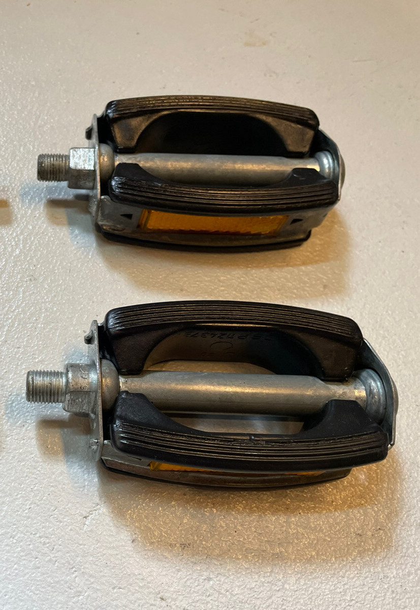 Schwinn Bow Pedals Krate Pair 1/2” Made in Germany