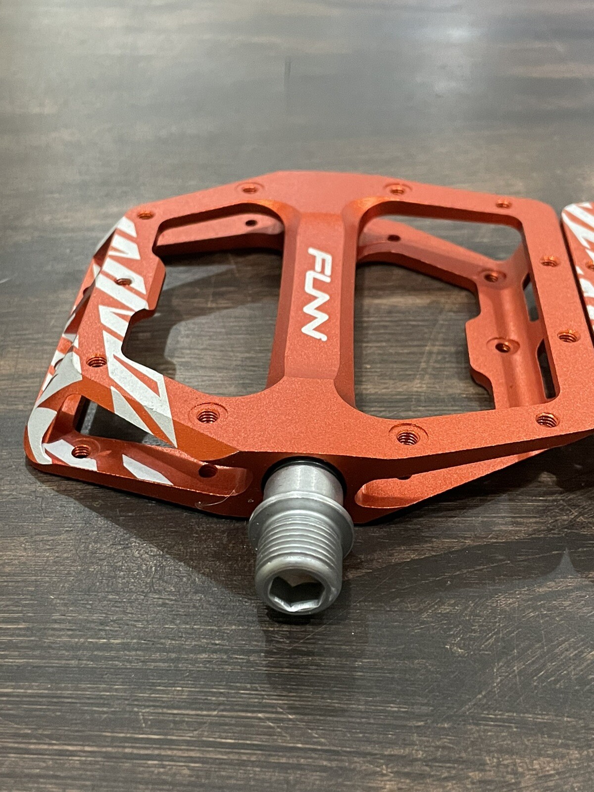 FUNN FUNNDAMENTAL Mountain Bike Flat Pedals Red (i2)