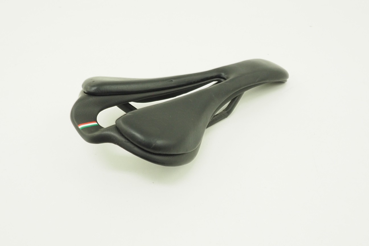 Unbranded Italian Carbon Cutout Bicycle Saddle 280mmx130mm 7x9mm Carbon Rails