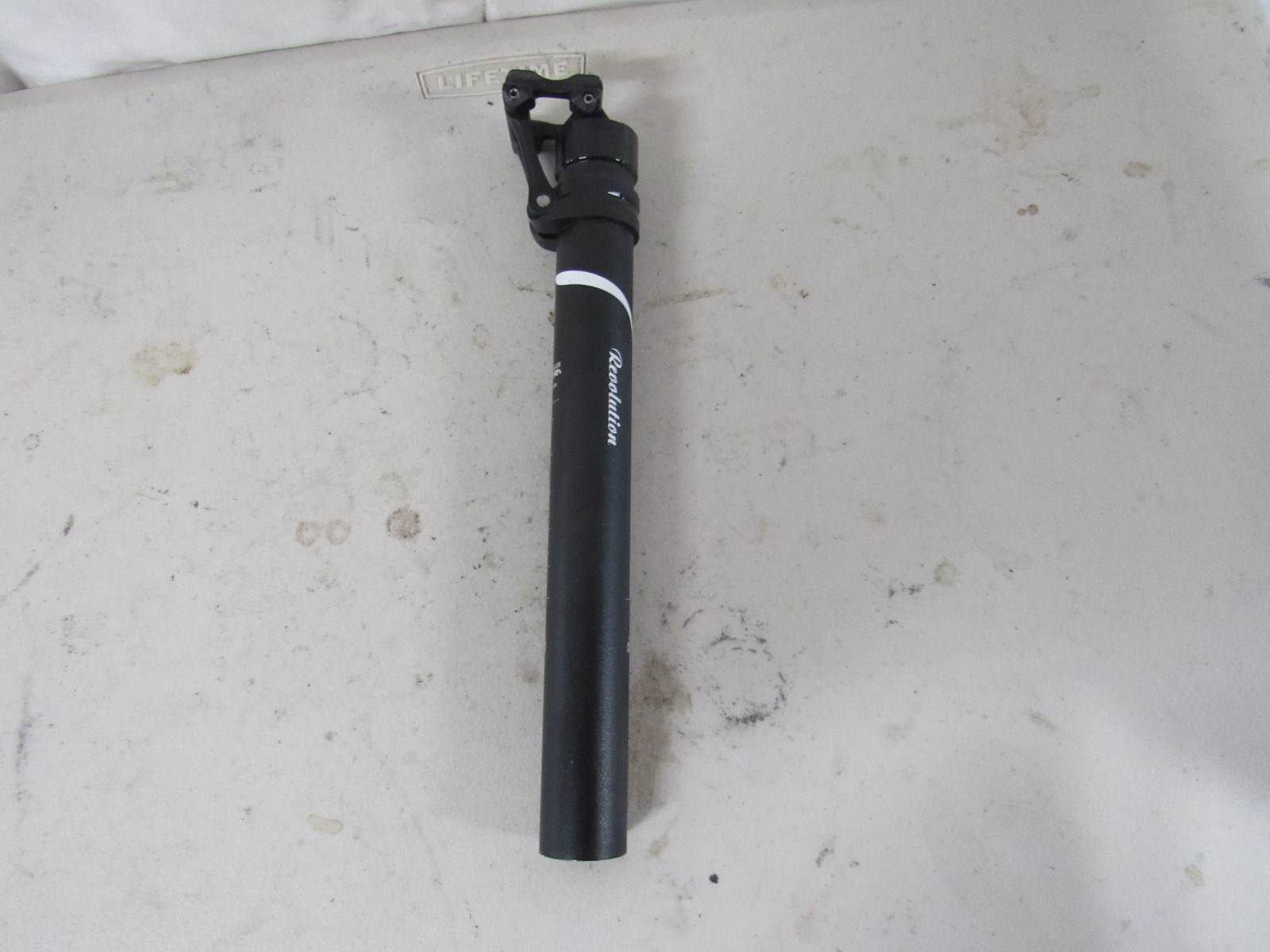 Race Face Revolution Seatpost, 31.6 x 300mm, Black 180 grams