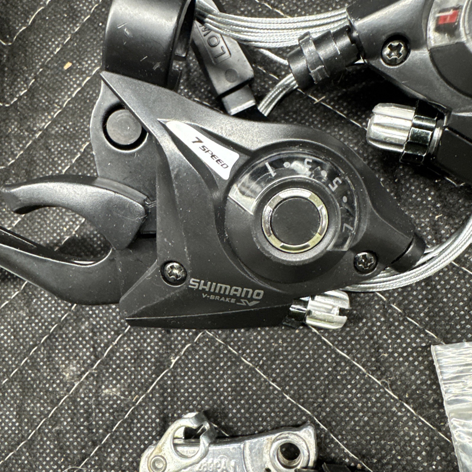 Shimano ST-EF51 7R 7 Speed + St-ef51-3l + Bicycle Lot NEW chain Grips Cables