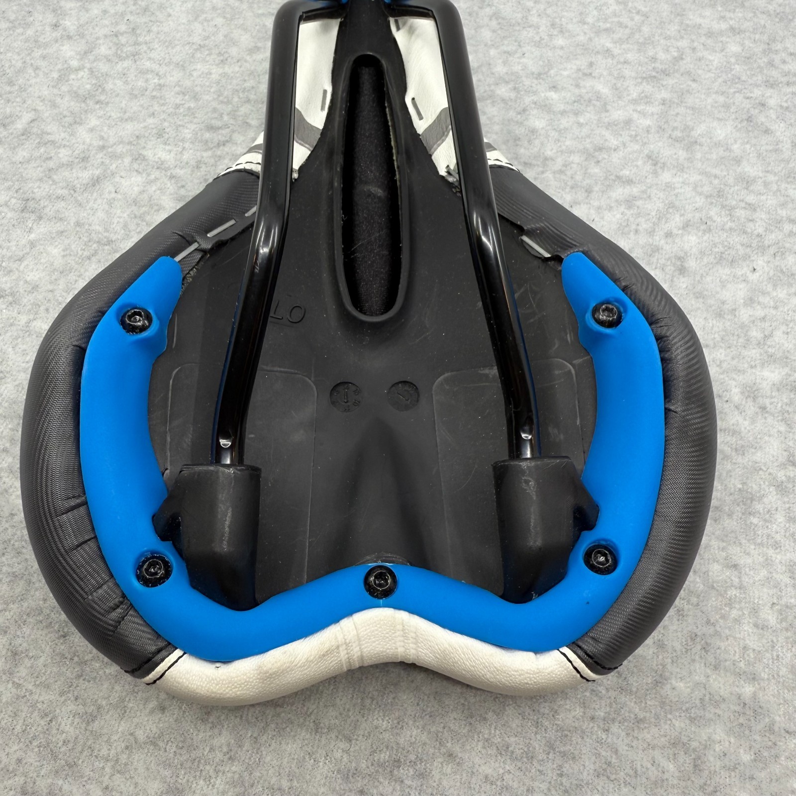 Giant Velo Saddle White Gray Black Striped