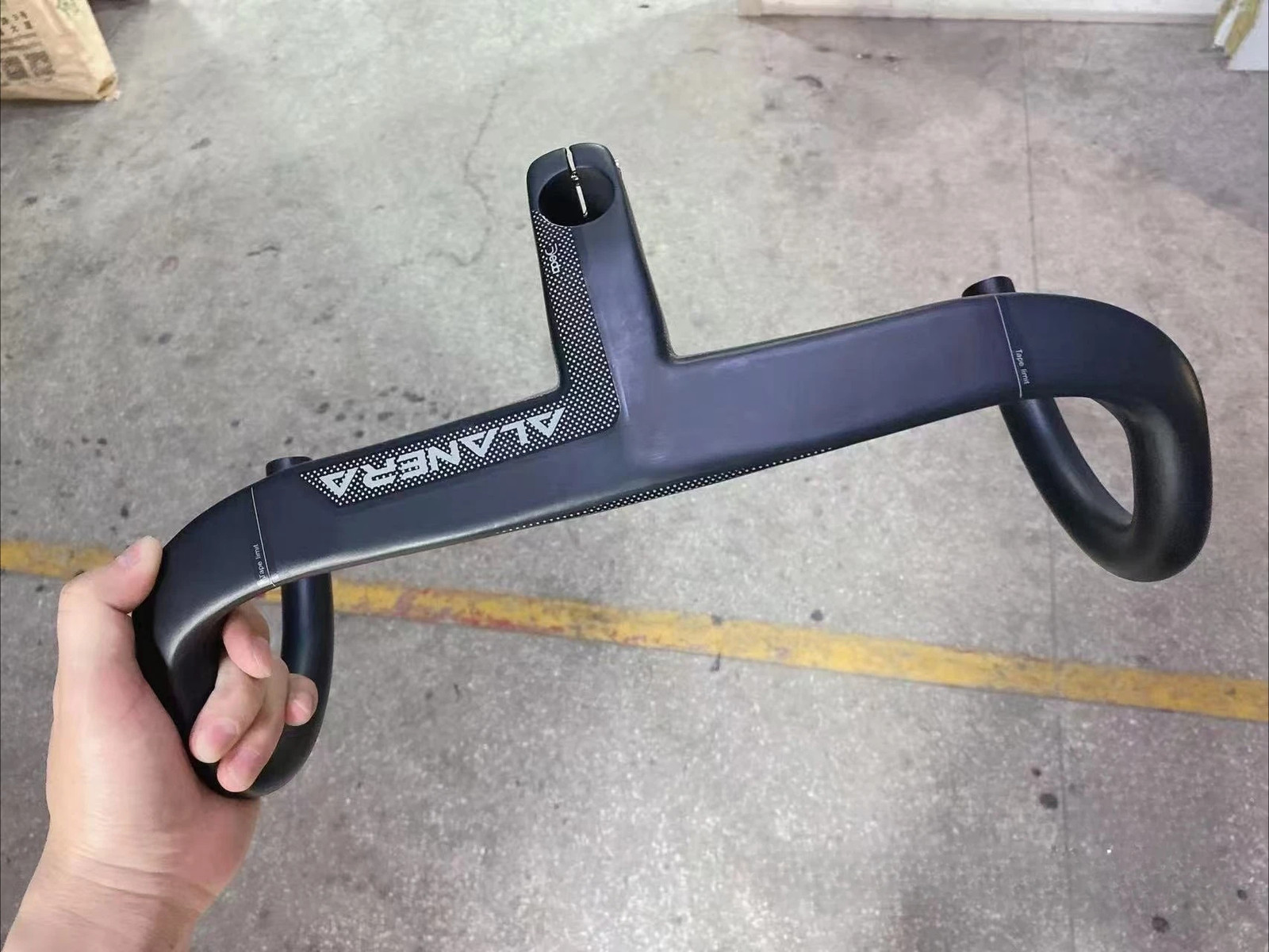 28.6mm Road Bike Carbon Integrated Handlebar with Headset Spacers Computer