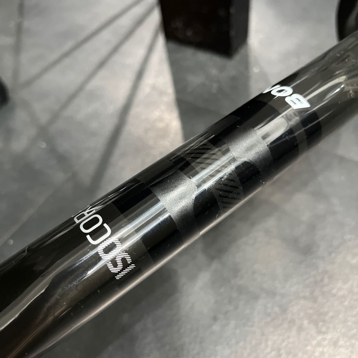 Lightweight 242g List price 55,900 yen BONTRAGER PRO ISO CORE VR-CF 31.8